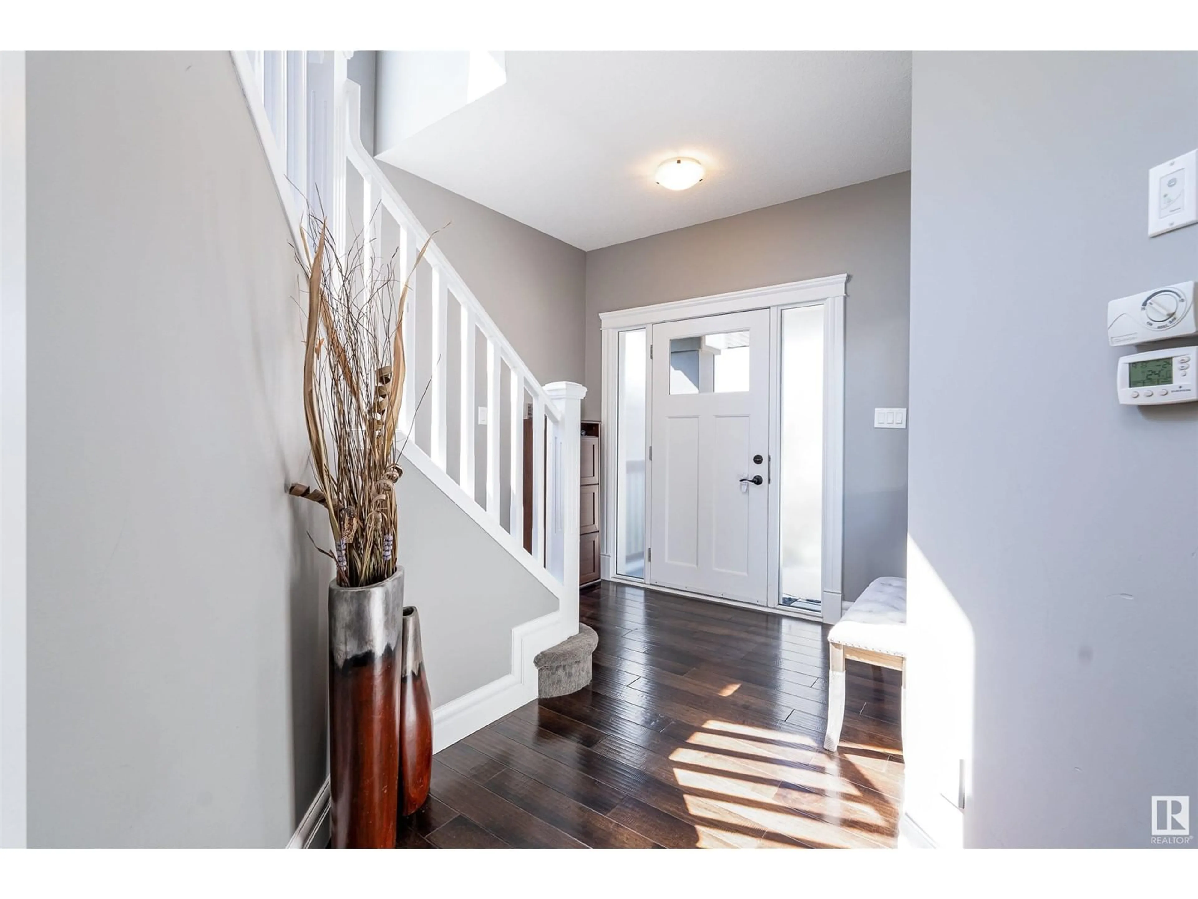 Indoor entryway for 709 178A ST SW, Edmonton Alberta T6W2S6