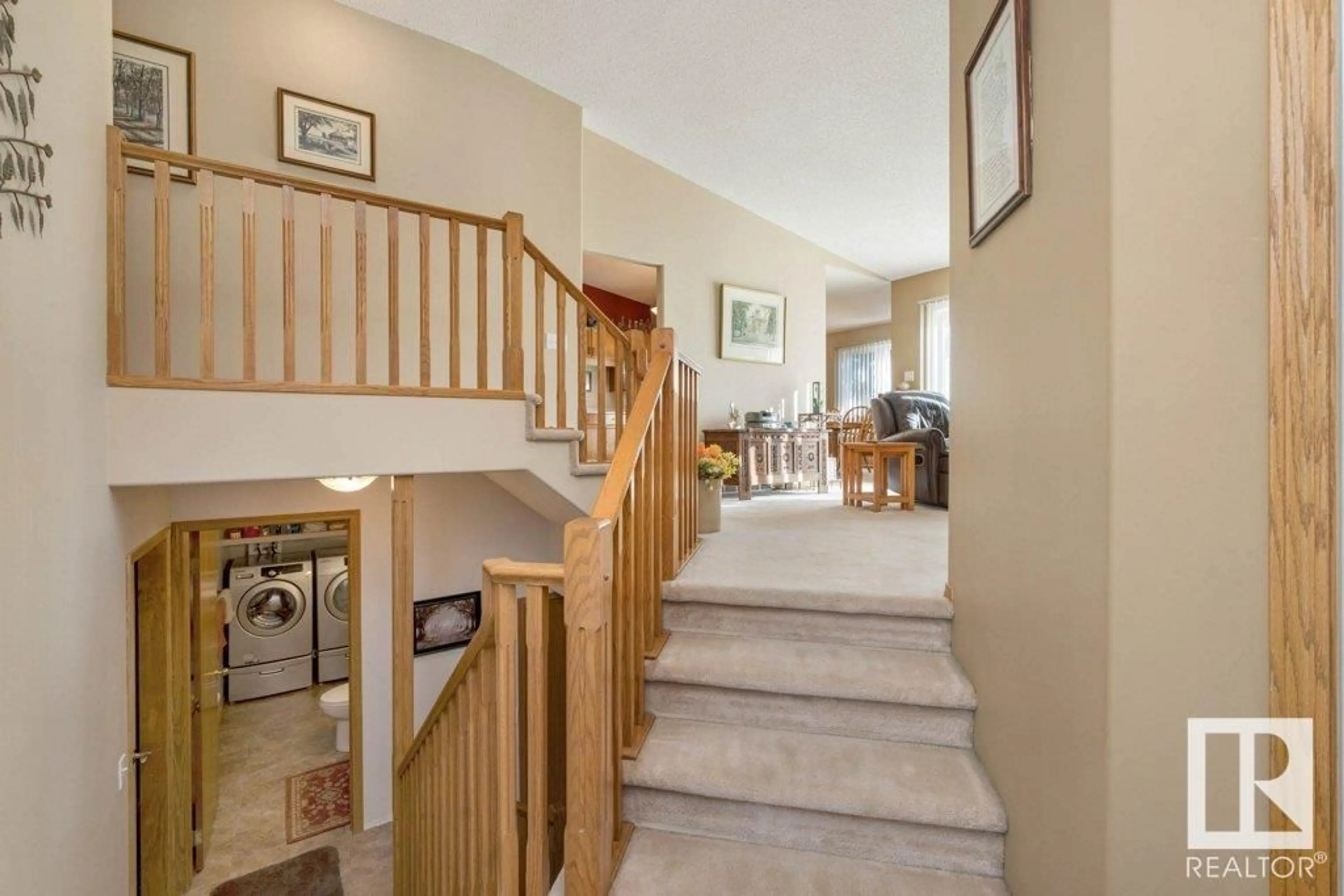 Indoor foyer for #18 57A ERIN RIDGE DR, St. Albert Alberta T8N6G1