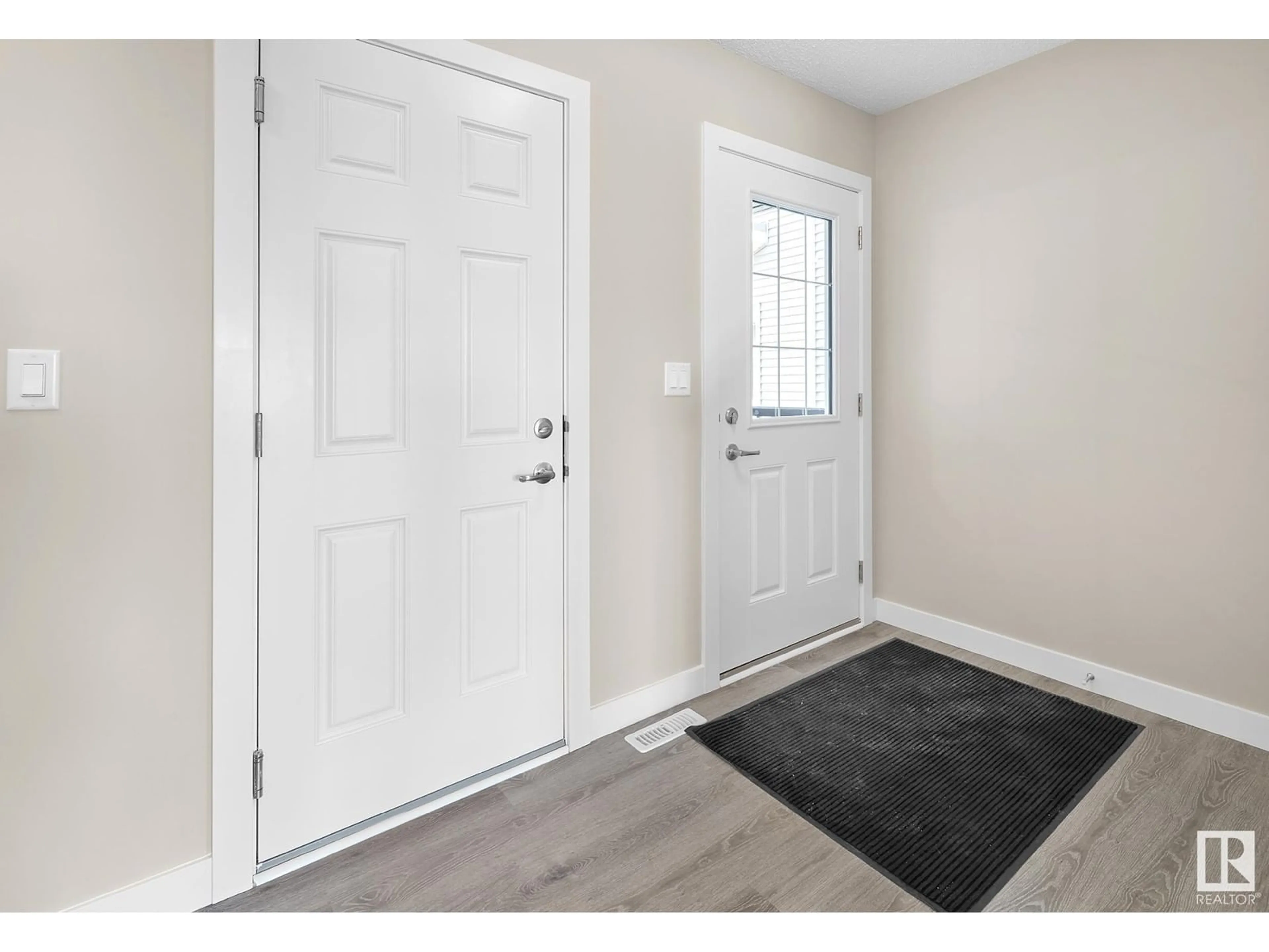 Indoor entryway for 708 Berg LO, Leduc Alberta T9E1G7