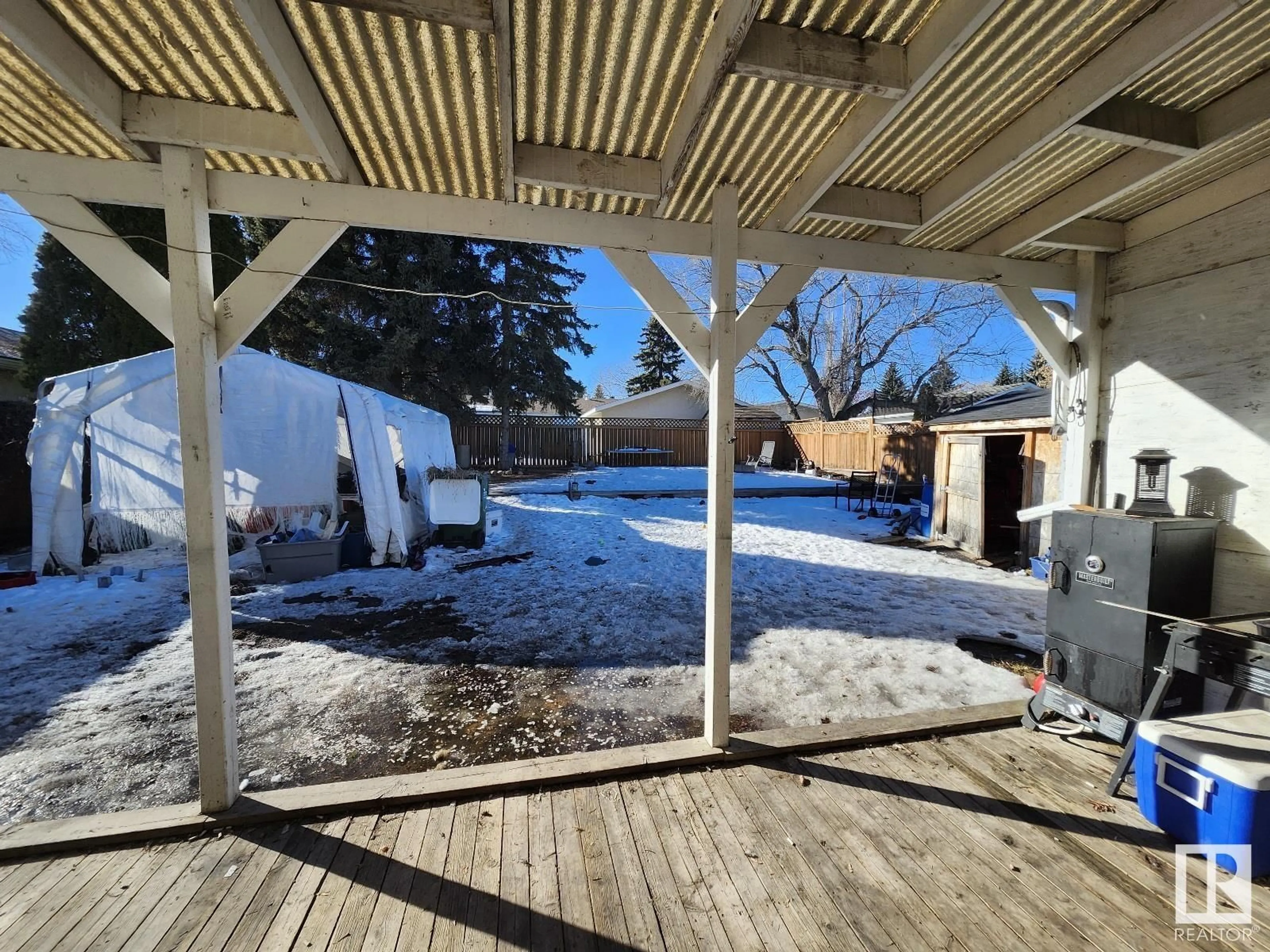 A pic from outside/outdoor area/front of a property/back of a property/a pic from drone, unknown for 9604 97 ST, Morinville Alberta T8R1G9