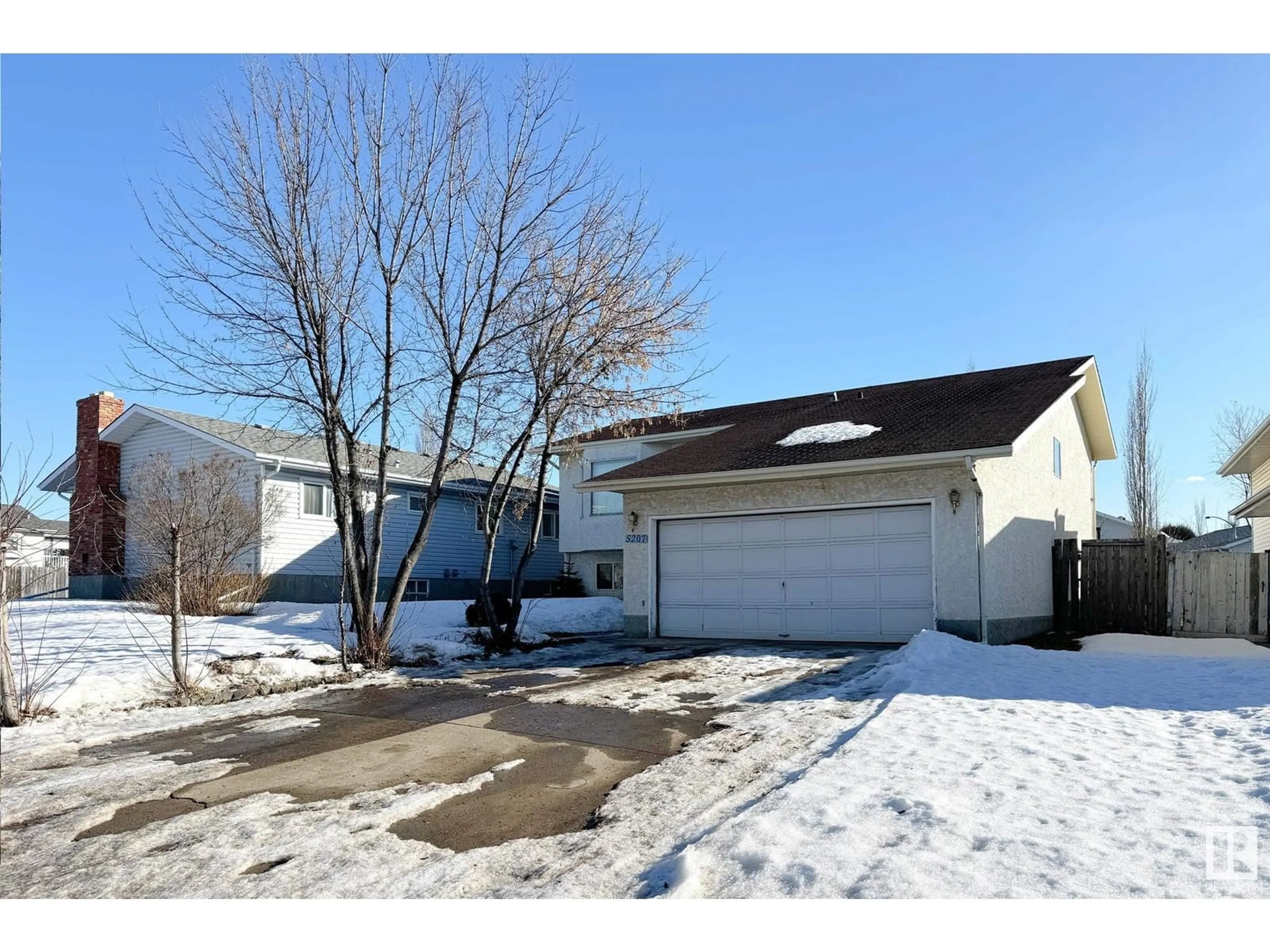 Indoor garage for 5207 13 AV NW, Edmonton Alberta T6L6T6