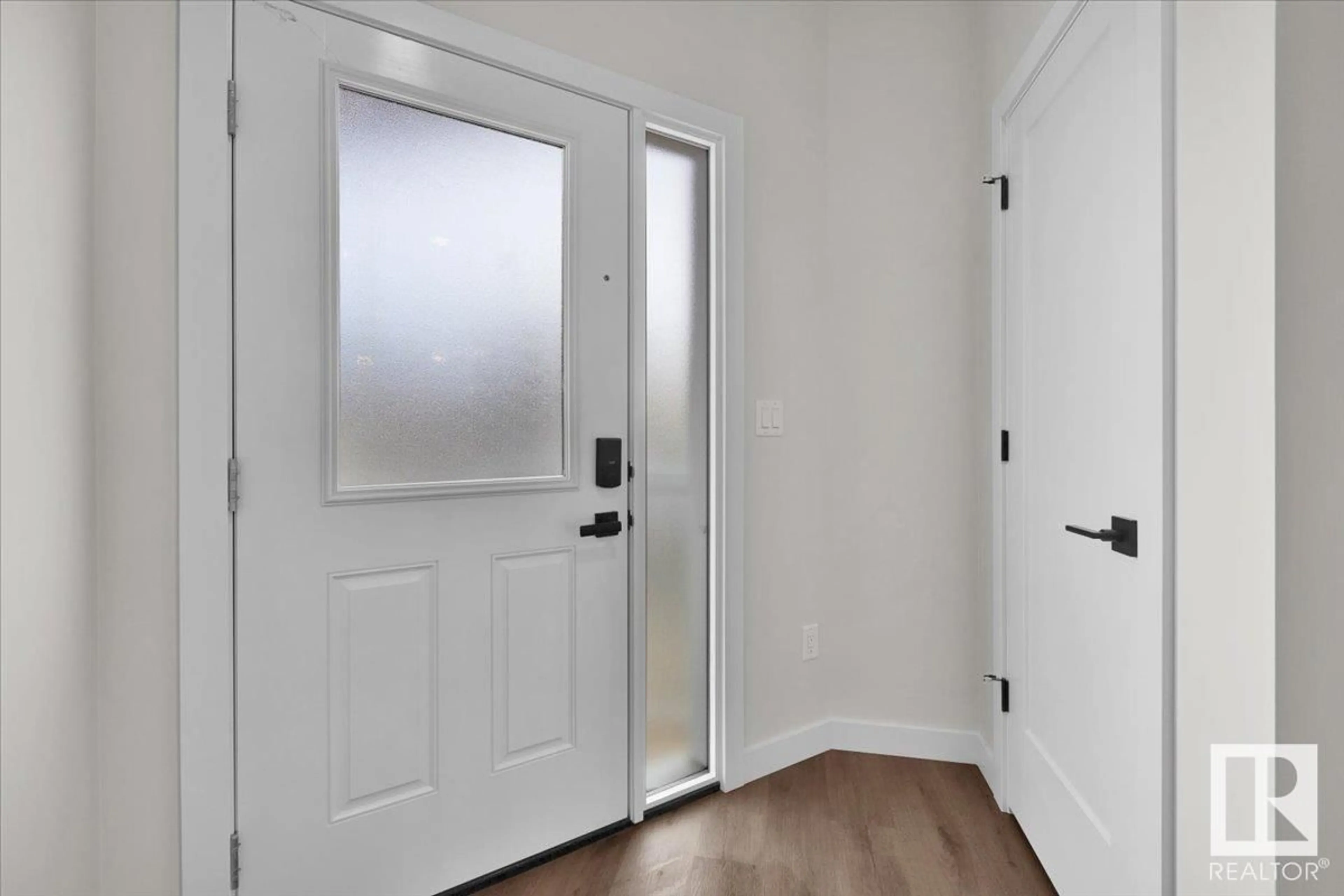 Indoor entryway for 21 SUMAC CL, Fort Saskatchewan Alberta T8L0Z9