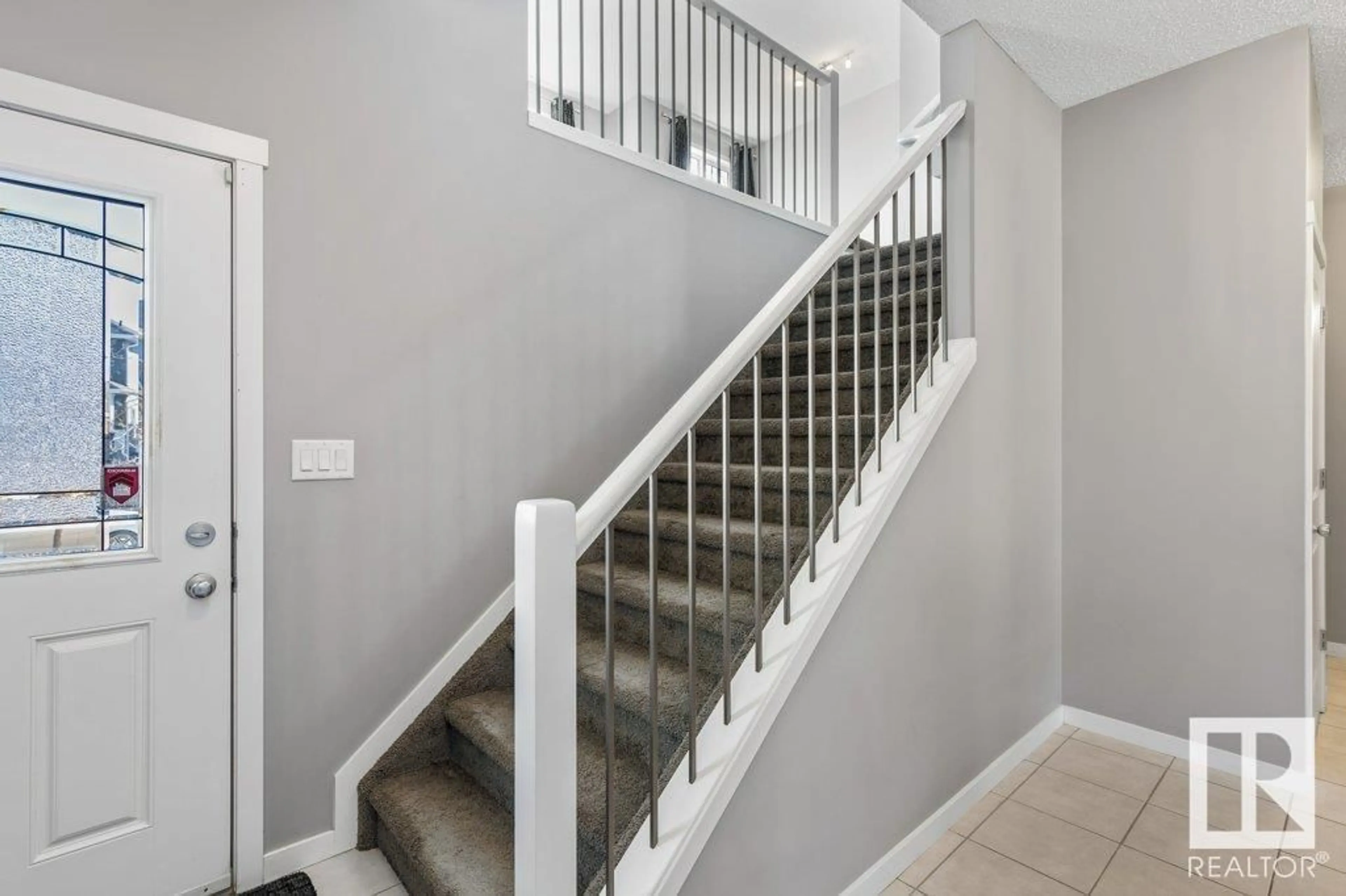 Stairs for 2112 BLUE JAY PT NW, Edmonton Alberta T5S0H9