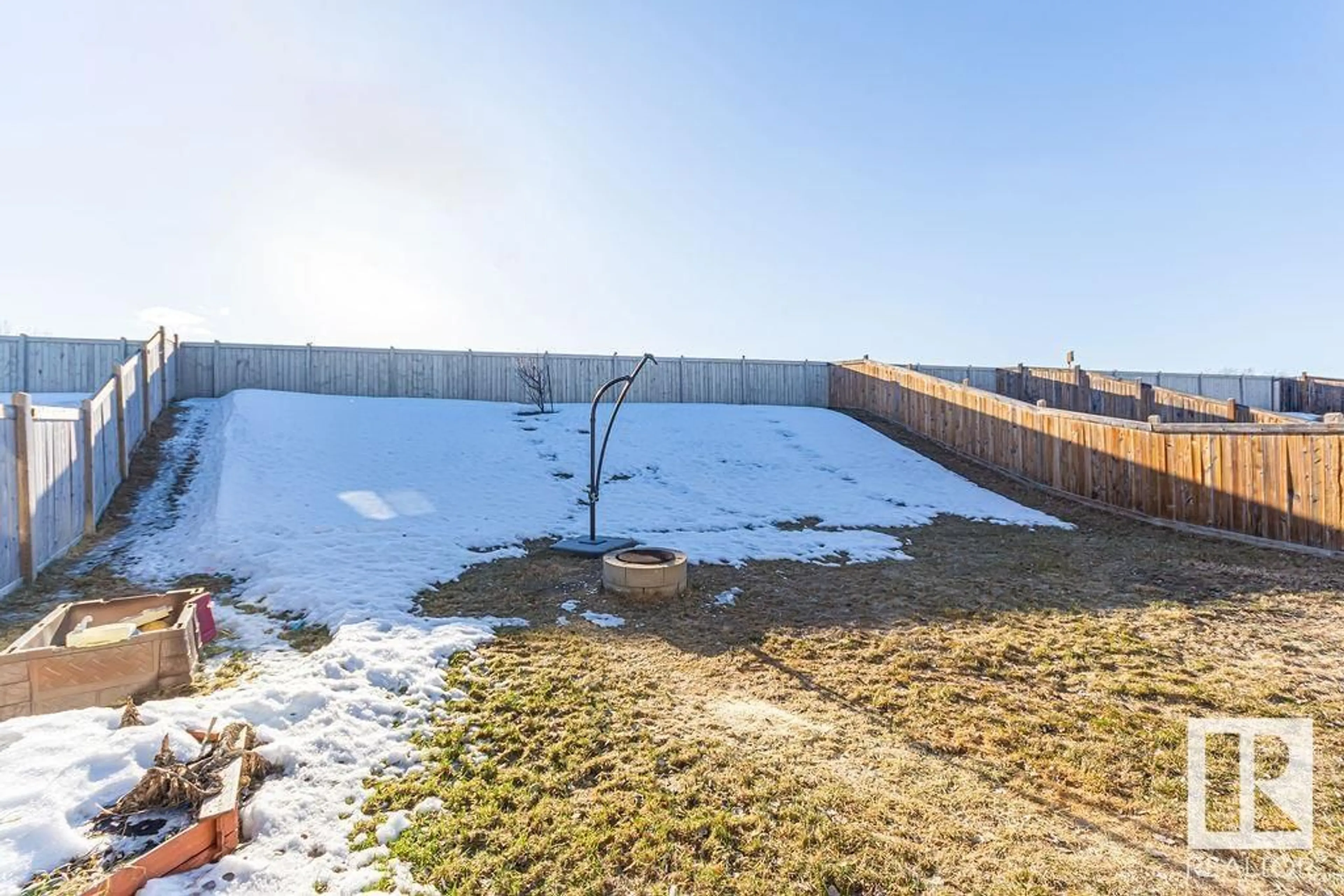 A pic from outside/outdoor area/front of a property/back of a property/a pic from drone, water/lake/river/ocean view for 3706 9 ST NW, Edmonton Alberta T6T0S3