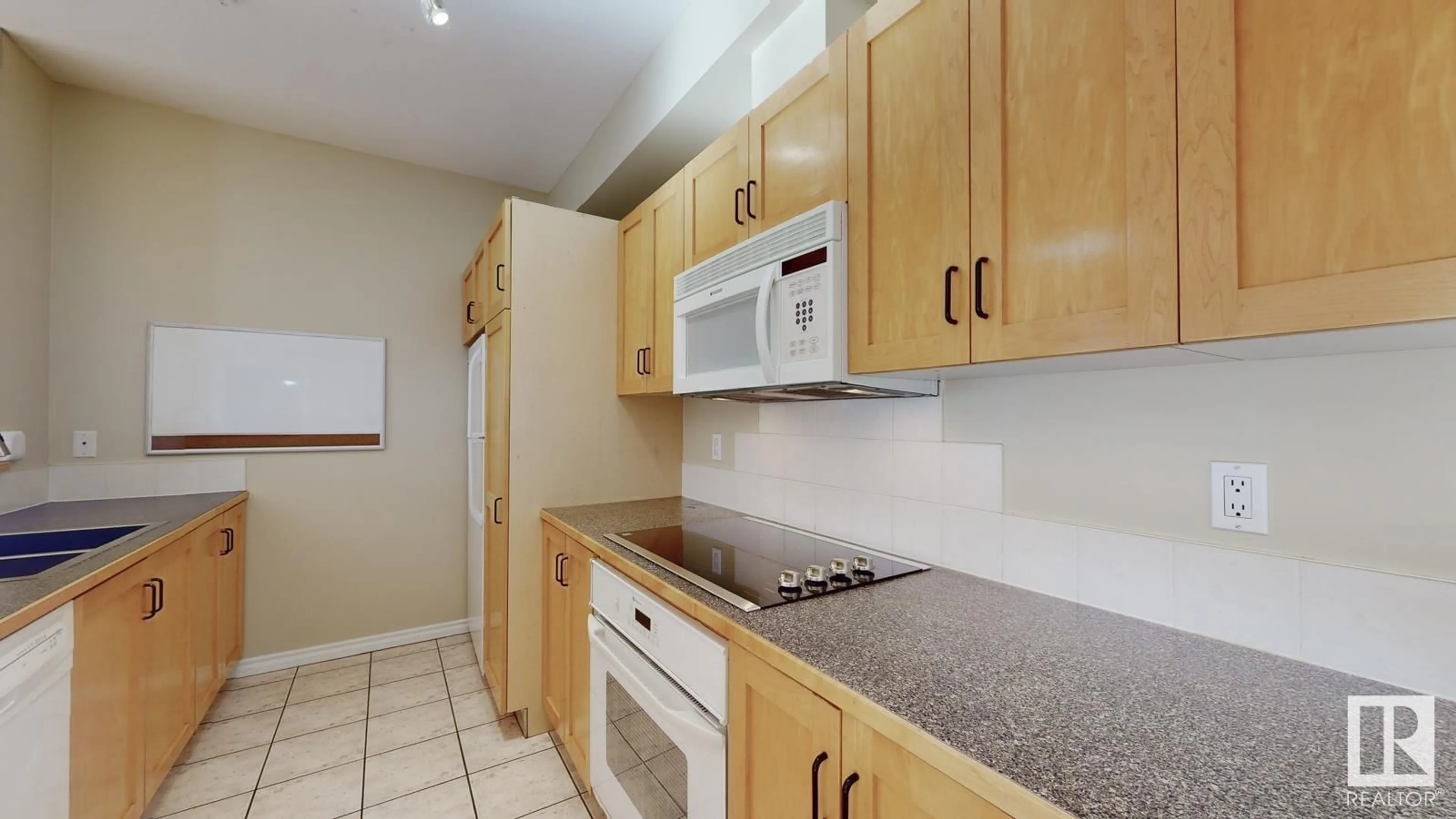 Standard kitchen, unknown for 432 10023 110 ST W NW, Edmonton Alberta T5K1J5