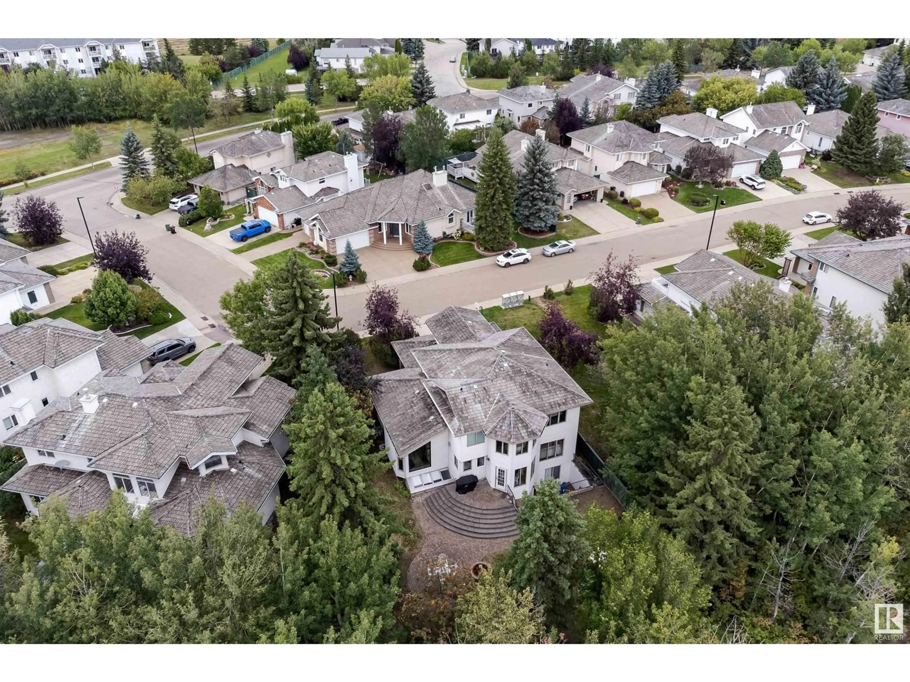 A pic from outside/outdoor area/front of a property/back of a property/a pic from drone, unknown for 911 BLACKETT WD SW, Edmonton Alberta T6W1A9