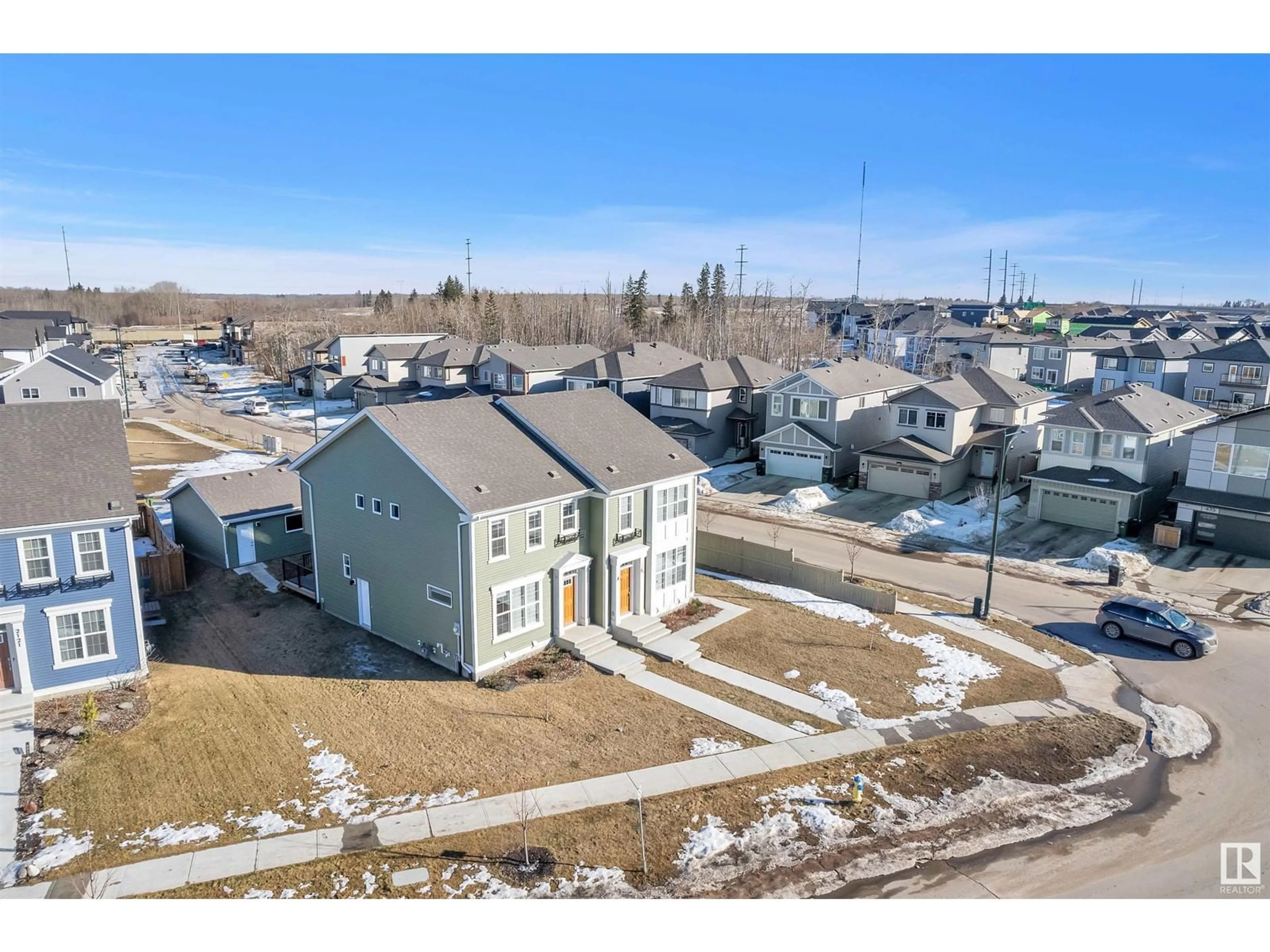 A pic from outside/outdoor area/front of a property/back of a property/a pic from drone, street for 2119 MAPLE RD NW NW, Edmonton Alberta T6T2L6