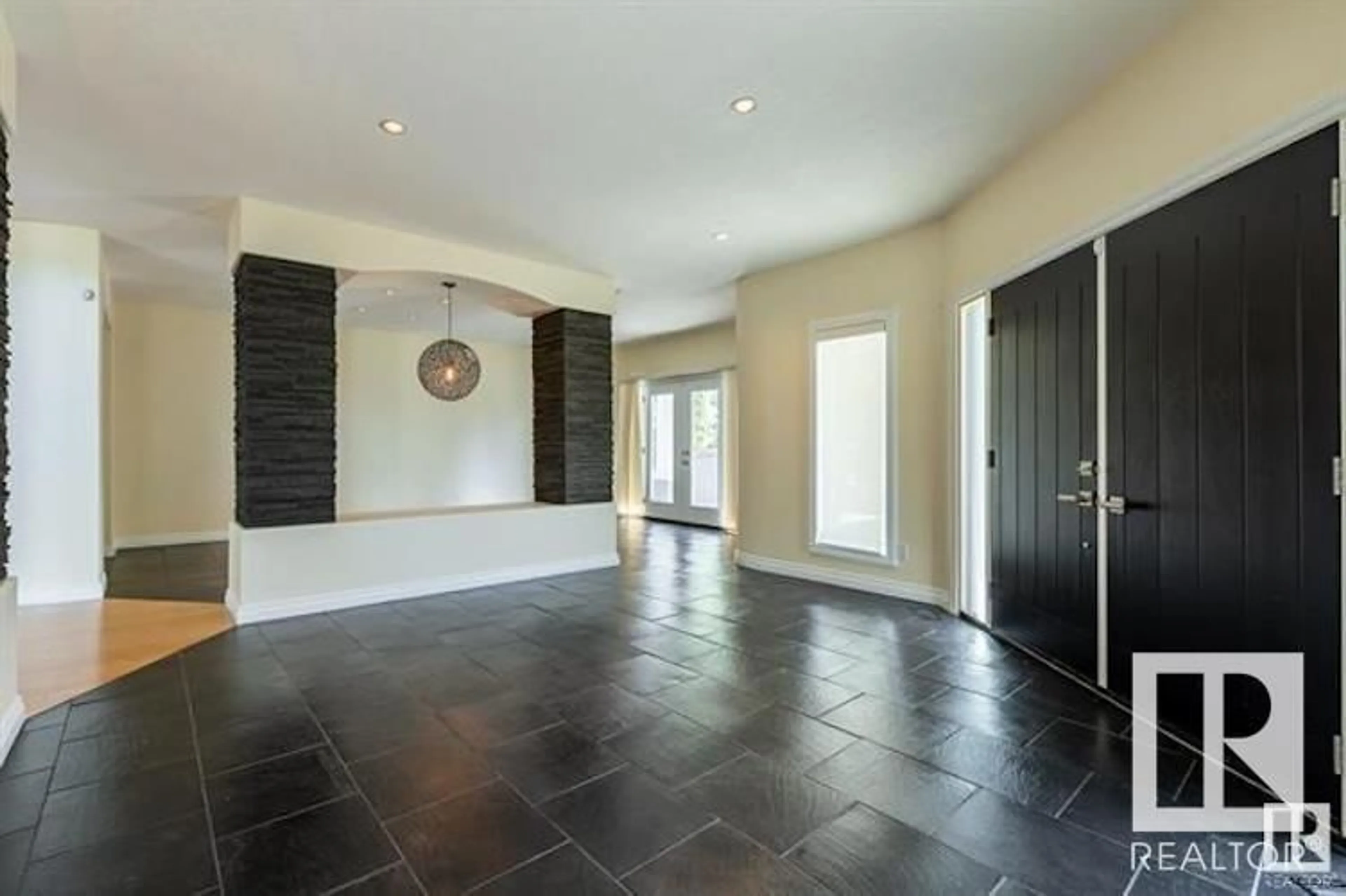Indoor entryway for 12428 103 AV NW, Edmonton Alberta T5N0R3