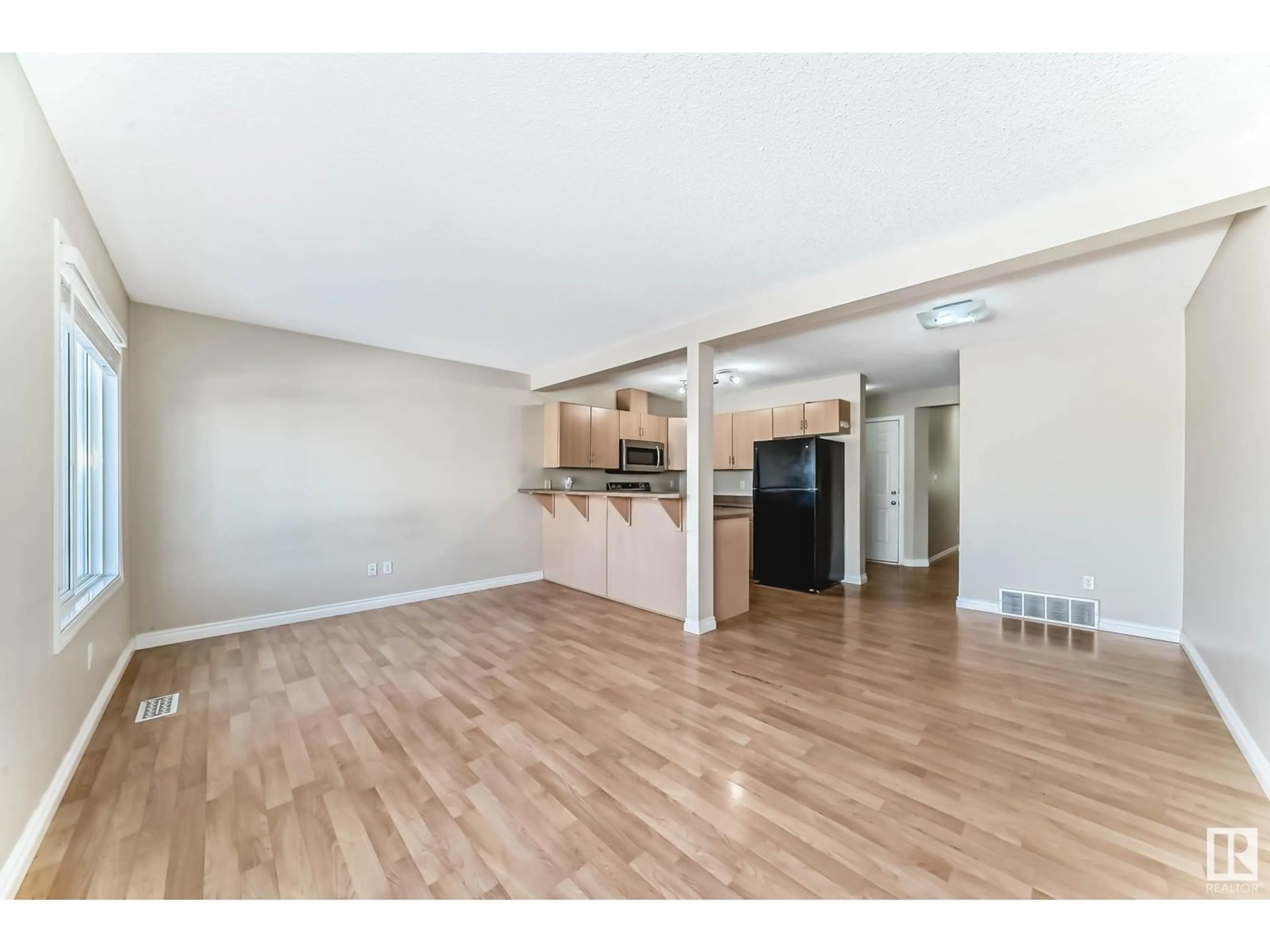 A pic of a room for 5922 164 AV NW, Edmonton Alberta T5Y0B3