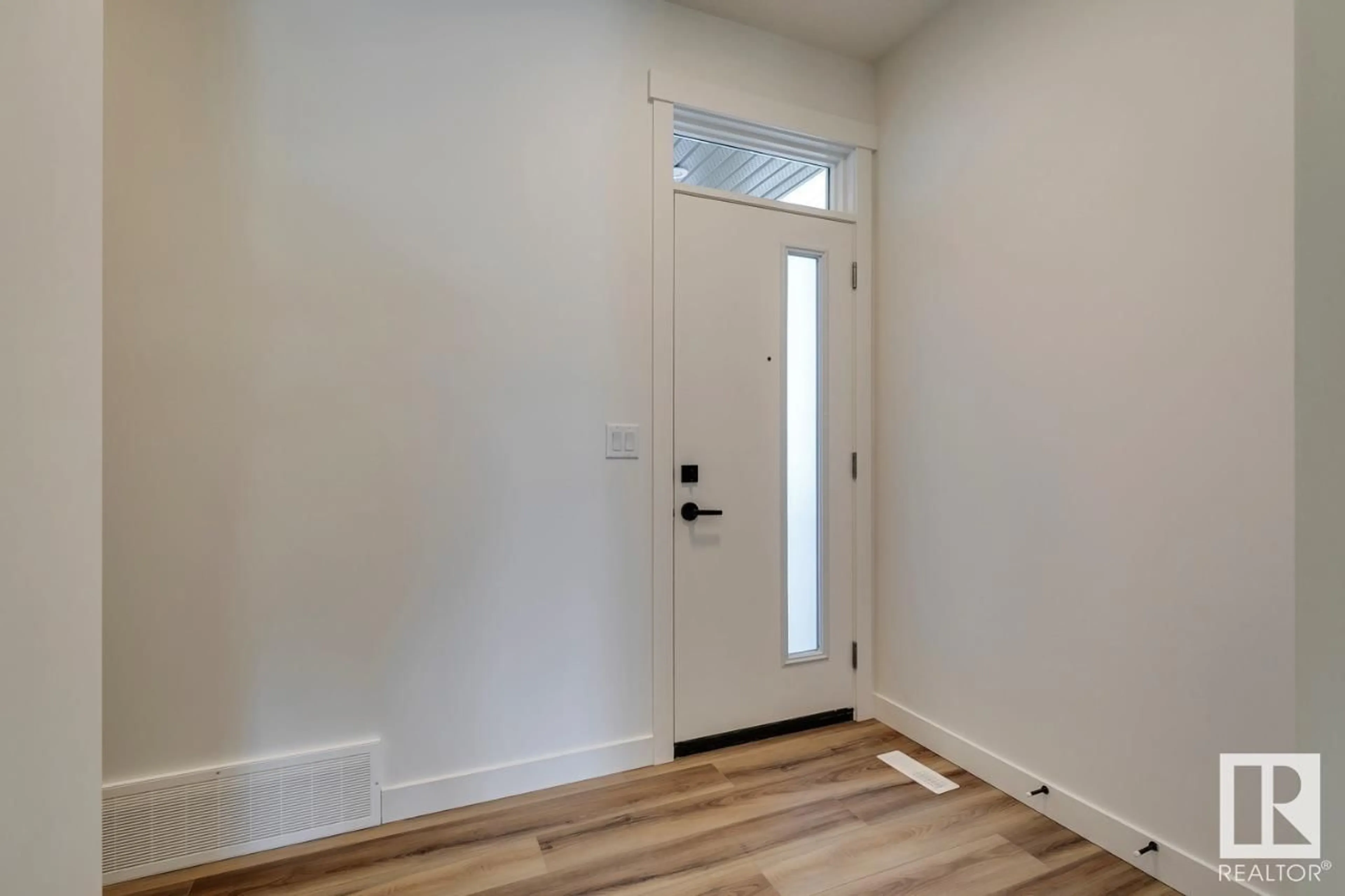 Indoor entryway for 22717 93A AV NW, Edmonton Alberta T5T7V7