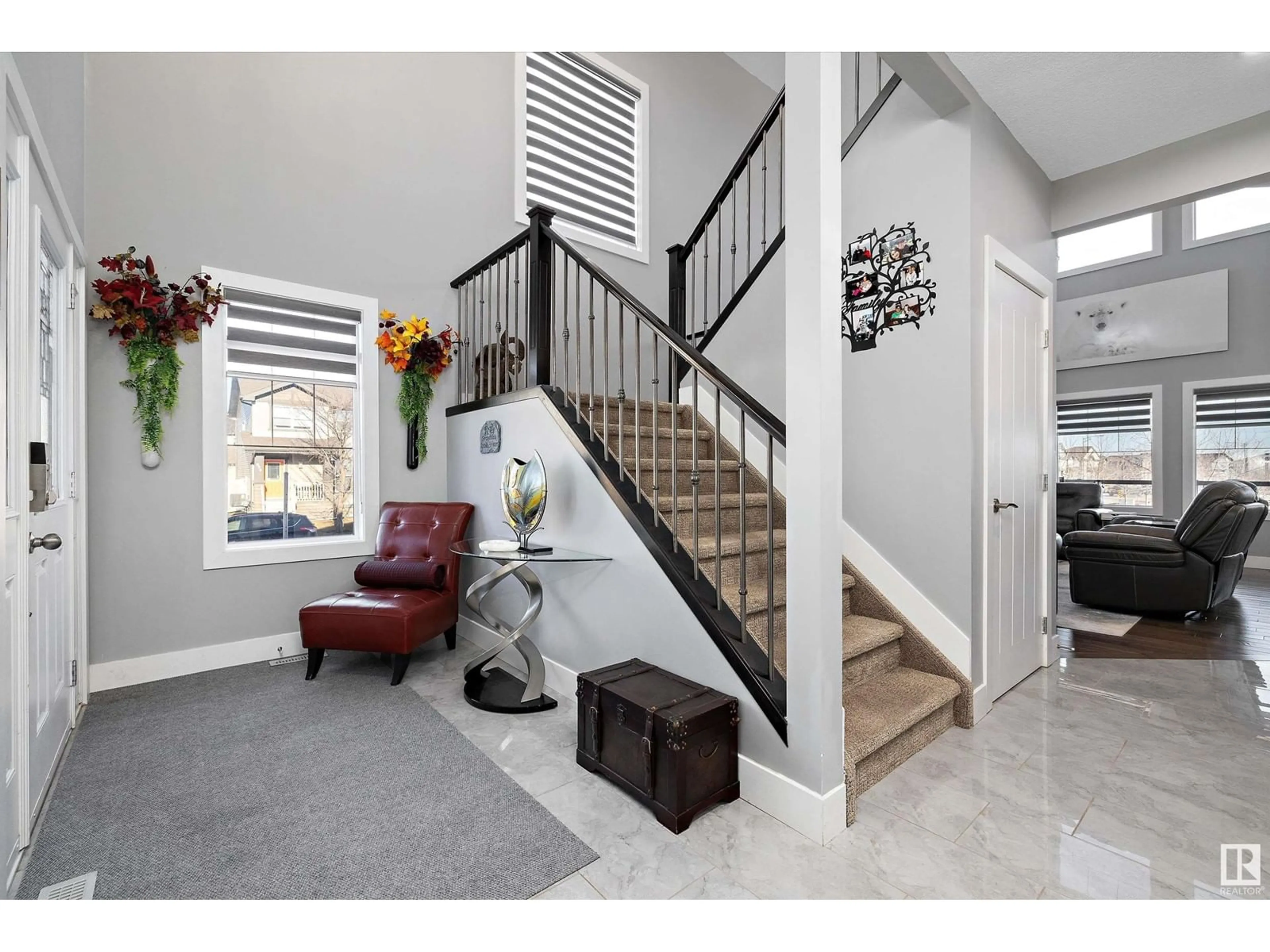 Indoor entryway for 7603 179 AV NW, Edmonton Alberta T5Z0L2