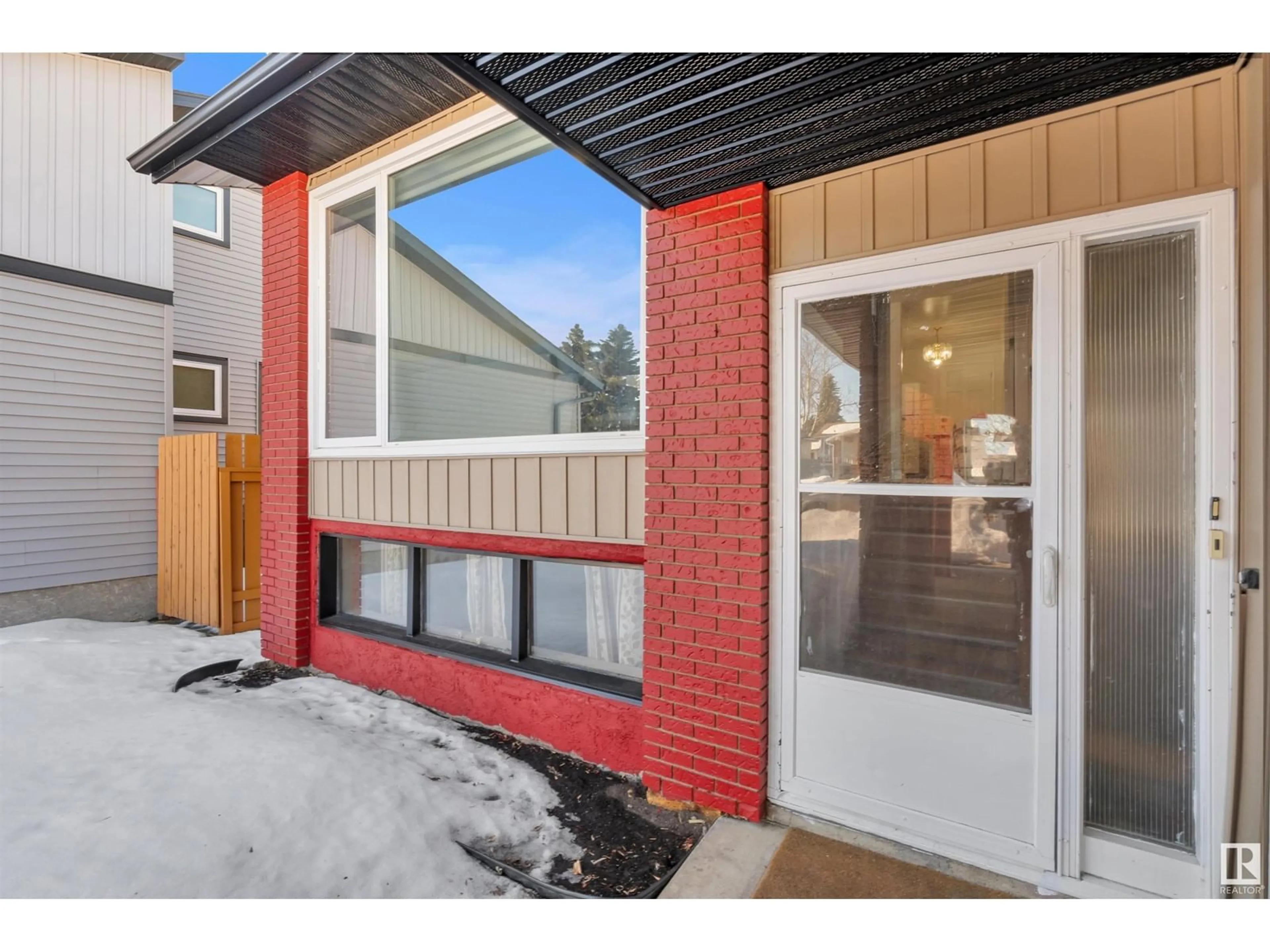 Indoor entryway for NW - 1416 65 ST, Edmonton Alberta T6J2J1