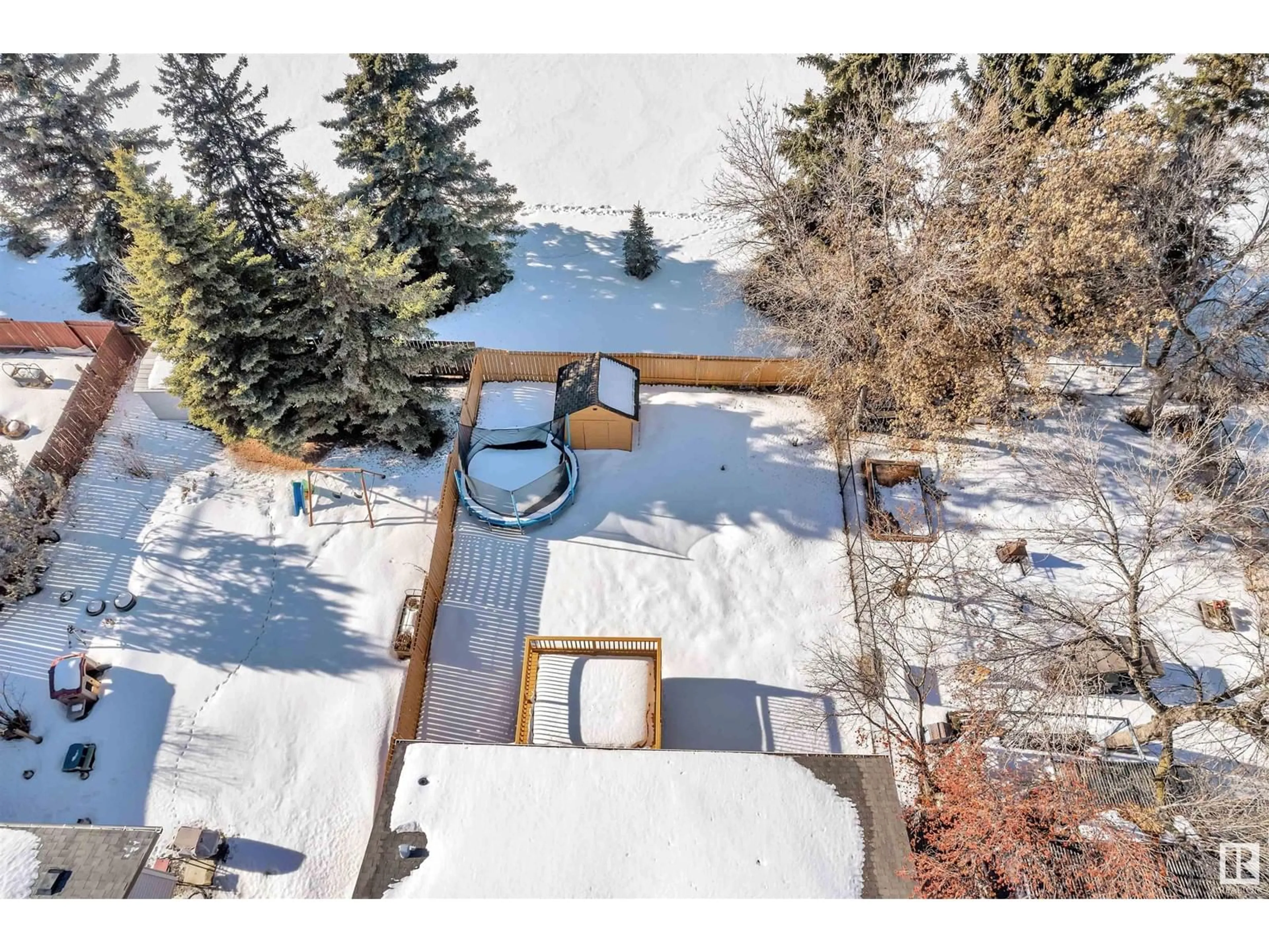 A pic from outside/outdoor area/front of a property/back of a property/a pic from drone, unknown for 1416 65 ST NW, Edmonton Alberta T6J2J1