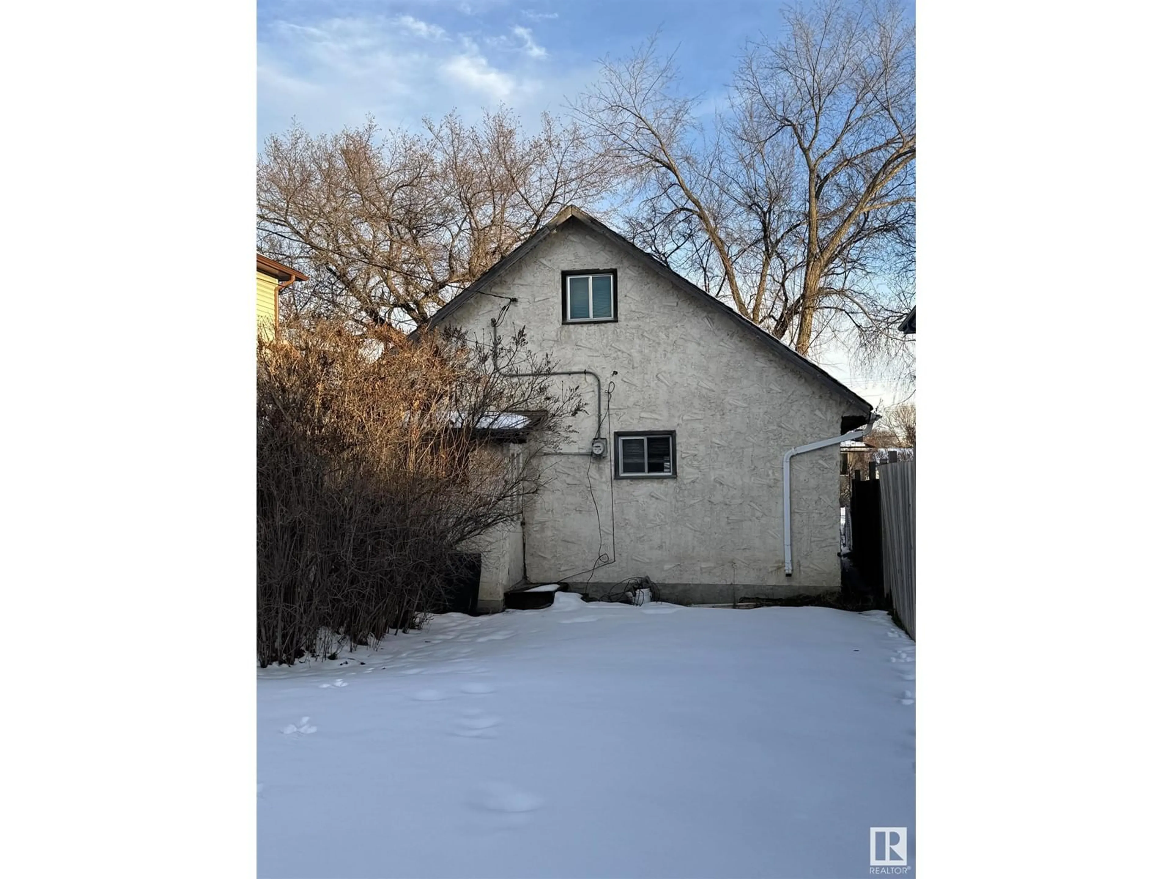 Shed for 13020 64 ST NW, Edmonton Alberta T5A0Y2