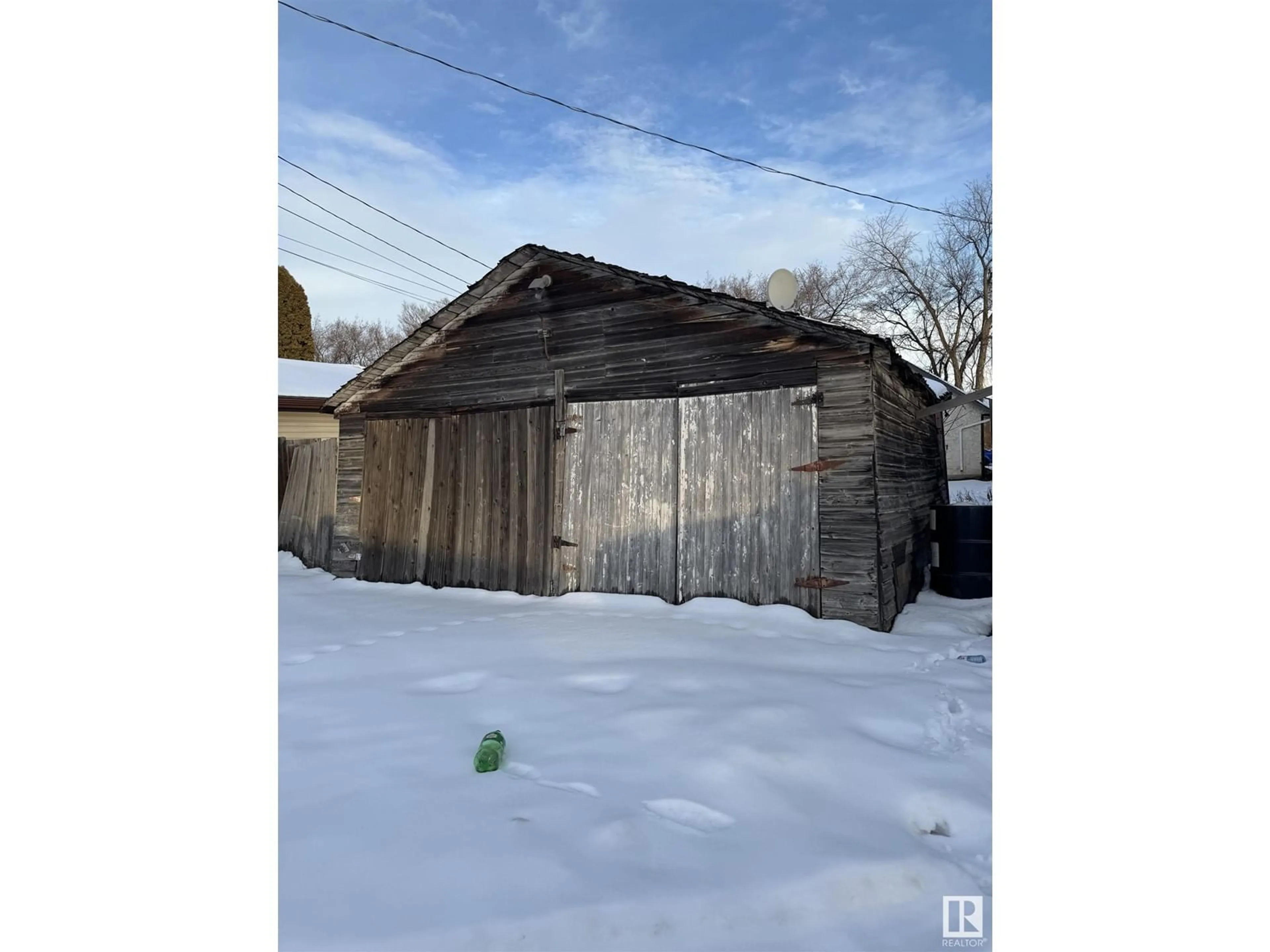 Shed for 13020 64 ST NW, Edmonton Alberta T5A0Y2