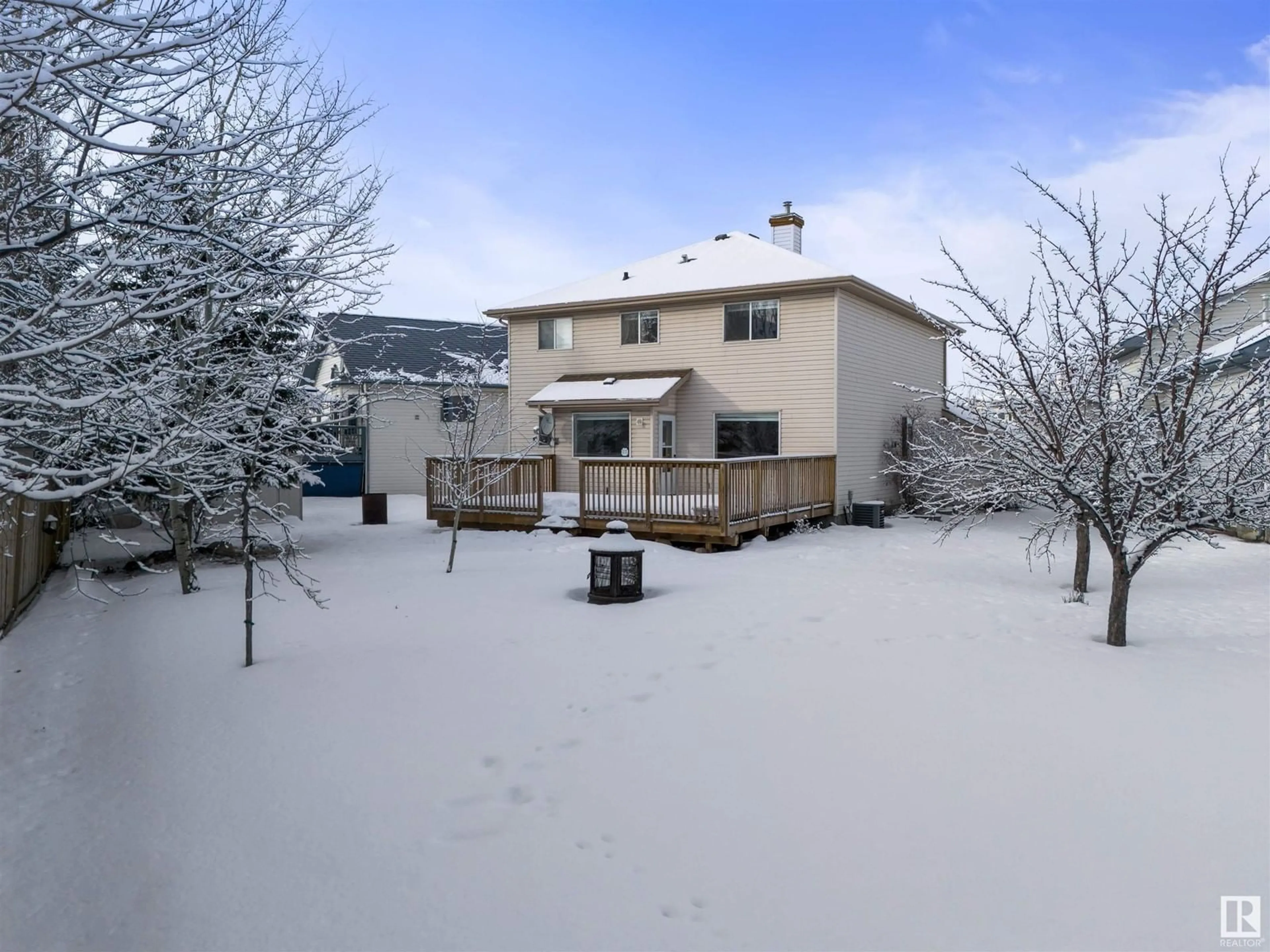 A pic from outside/outdoor area/front of a property/back of a property/a pic from drone, mountain view for 3105 41a Ave NW, Edmonton Alberta T6T1J4