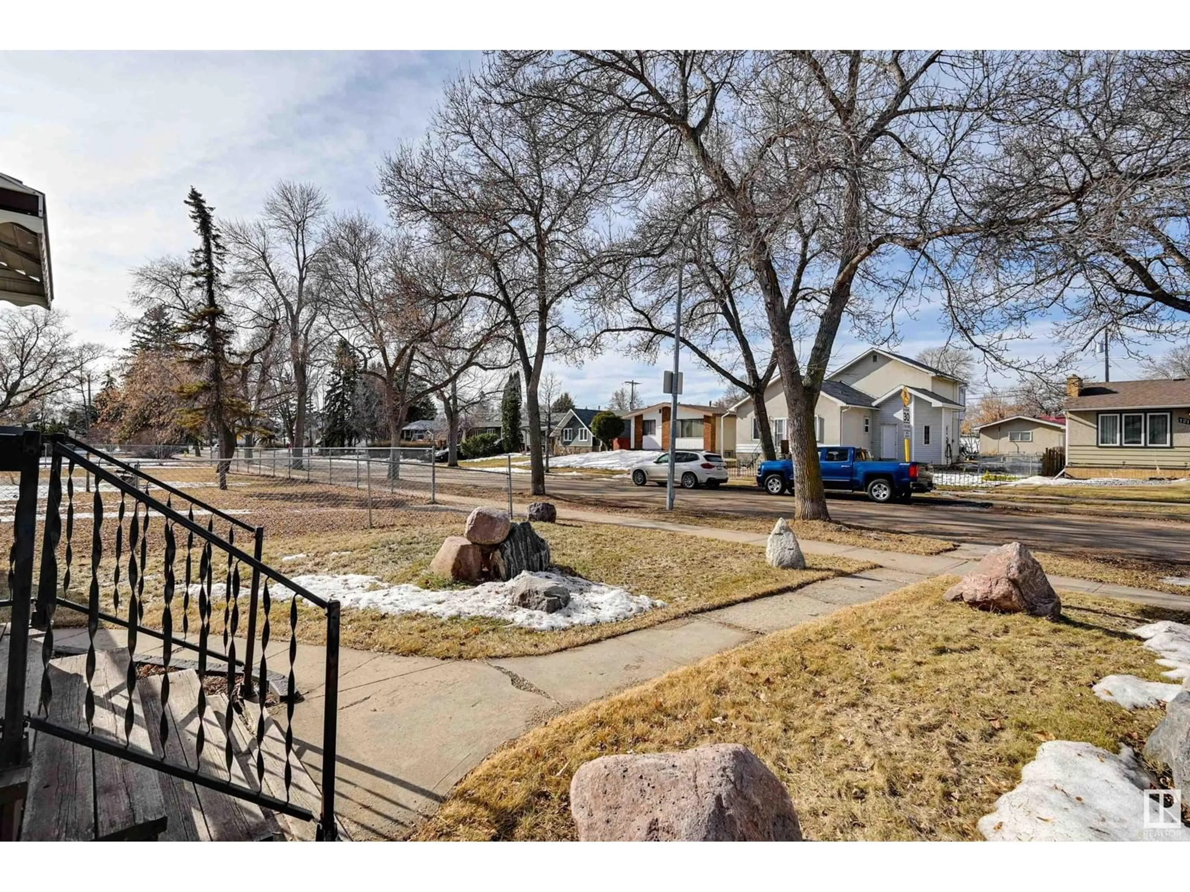 A pic from outside/outdoor area/front of a property/back of a property/a pic from drone, street for 12121 48 ST NW NW, Edmonton Alberta T5W2Z1