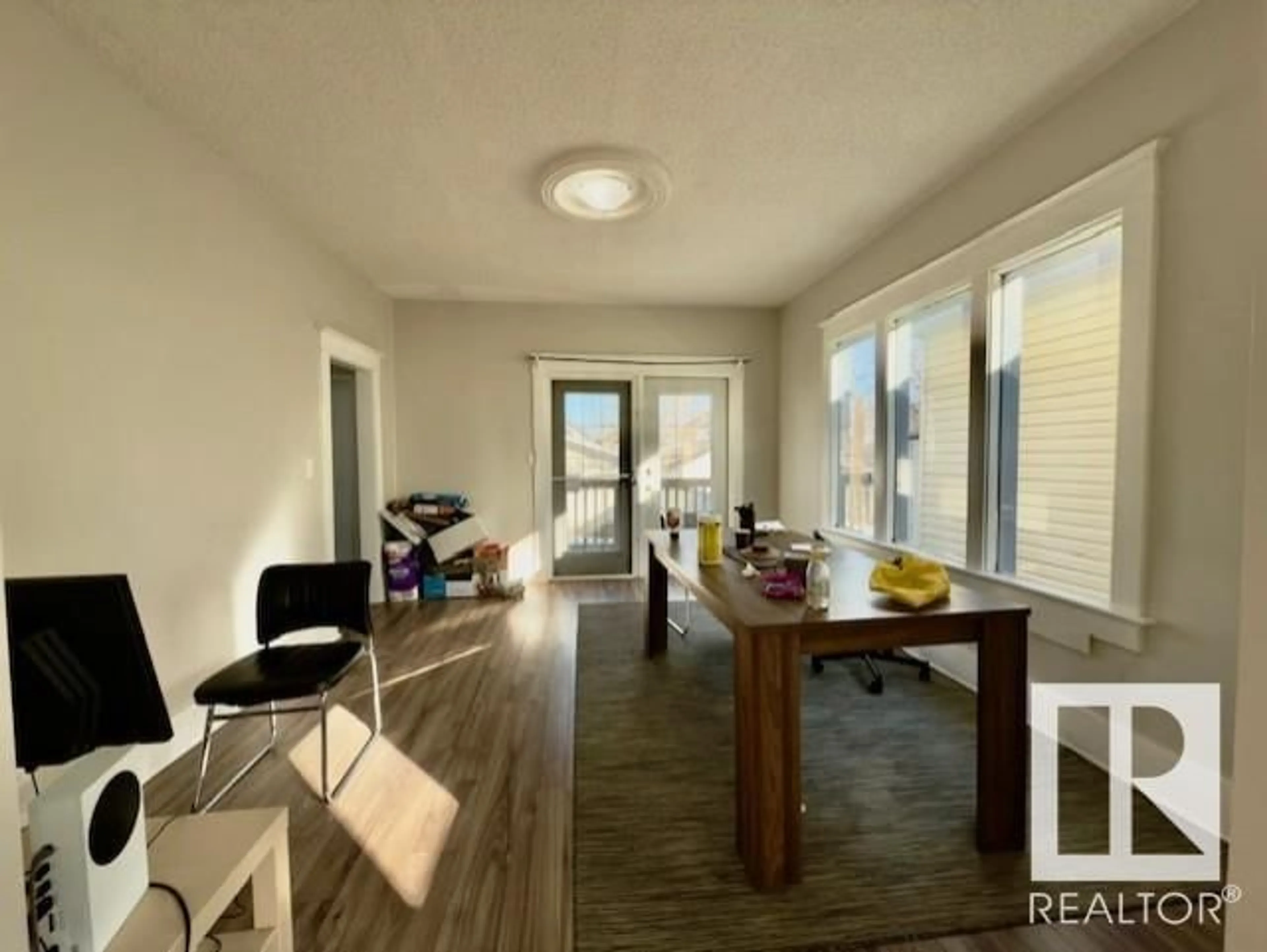 A pic of a room for 9862 76 AV, Edmonton Alberta T6E1K5