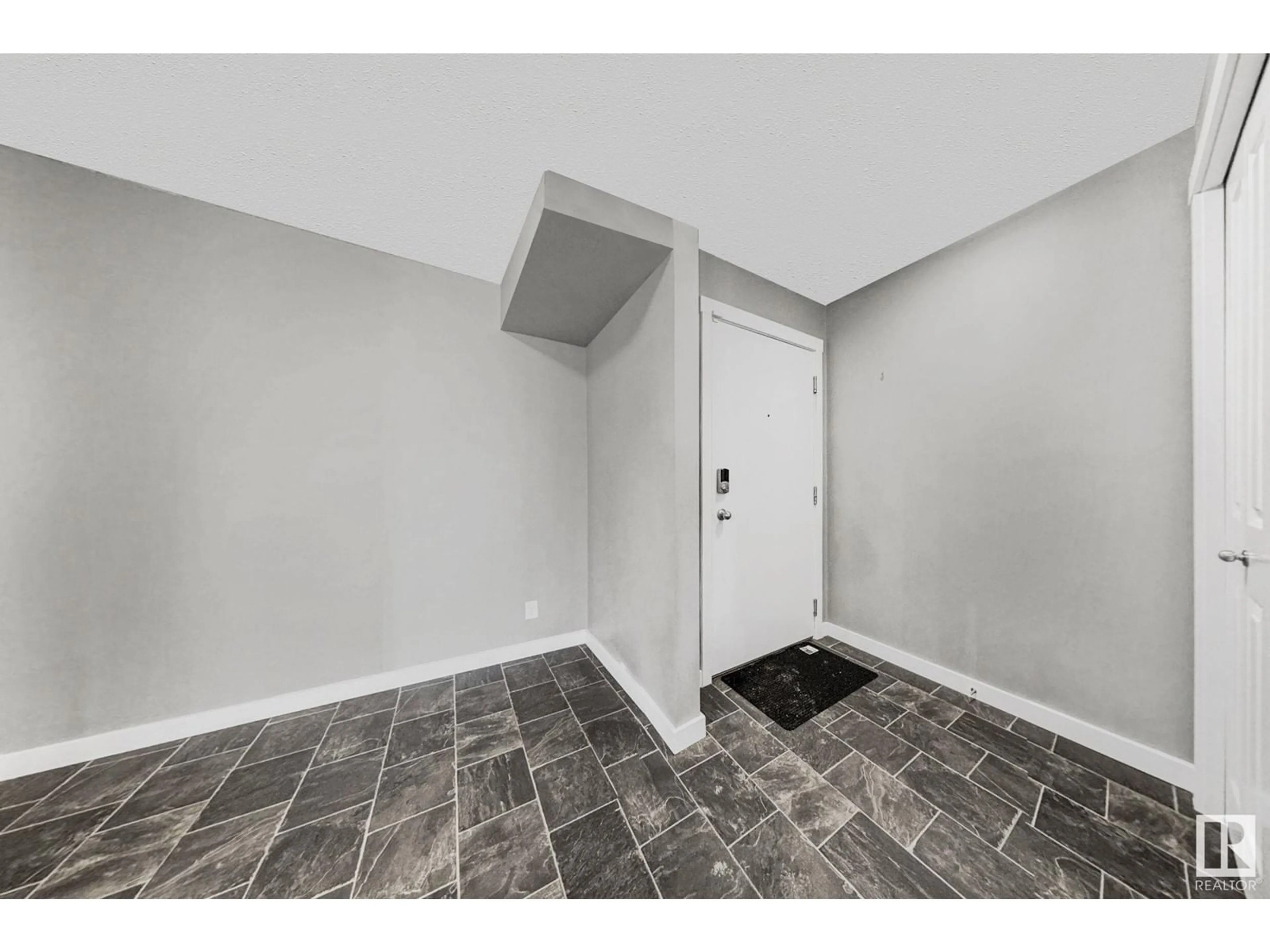 Indoor entryway for #117 5390 CHAPPELLE RD SW, Edmonton Alberta T6W3K7