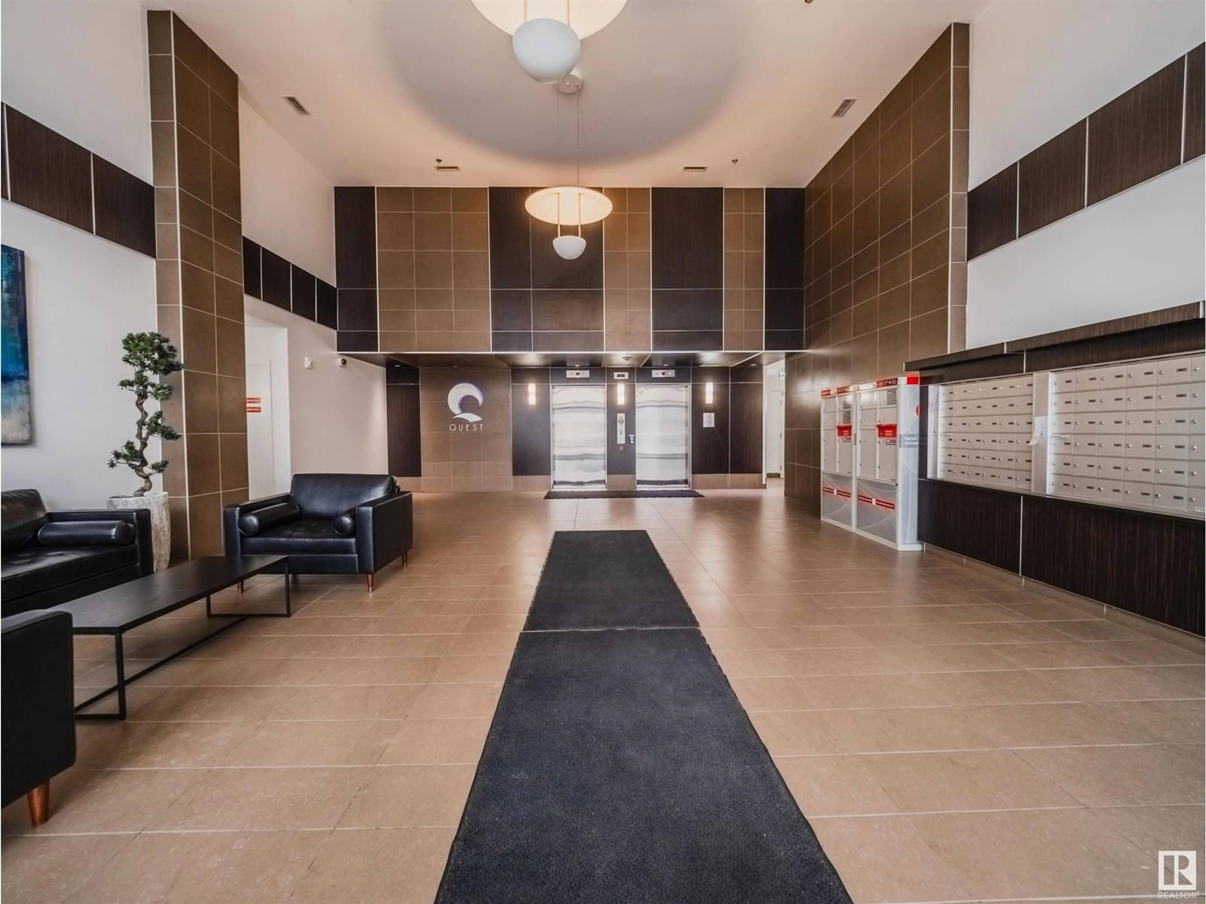 Lobby for #1404 10388 105 ST NW, Edmonton Alberta T5J0C2