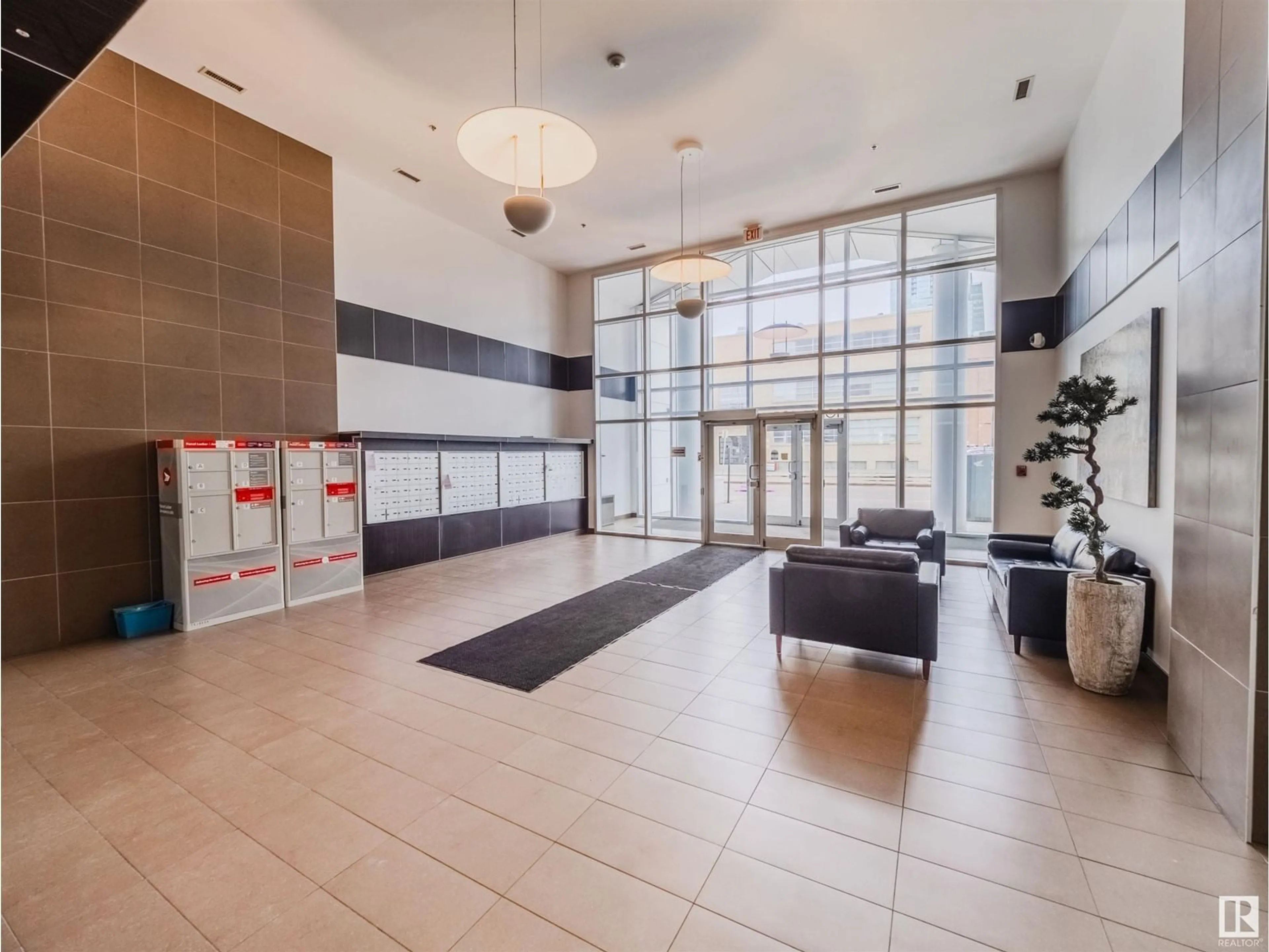 Indoor foyer for #1404 10388 105 ST NW, Edmonton Alberta T5J0C2