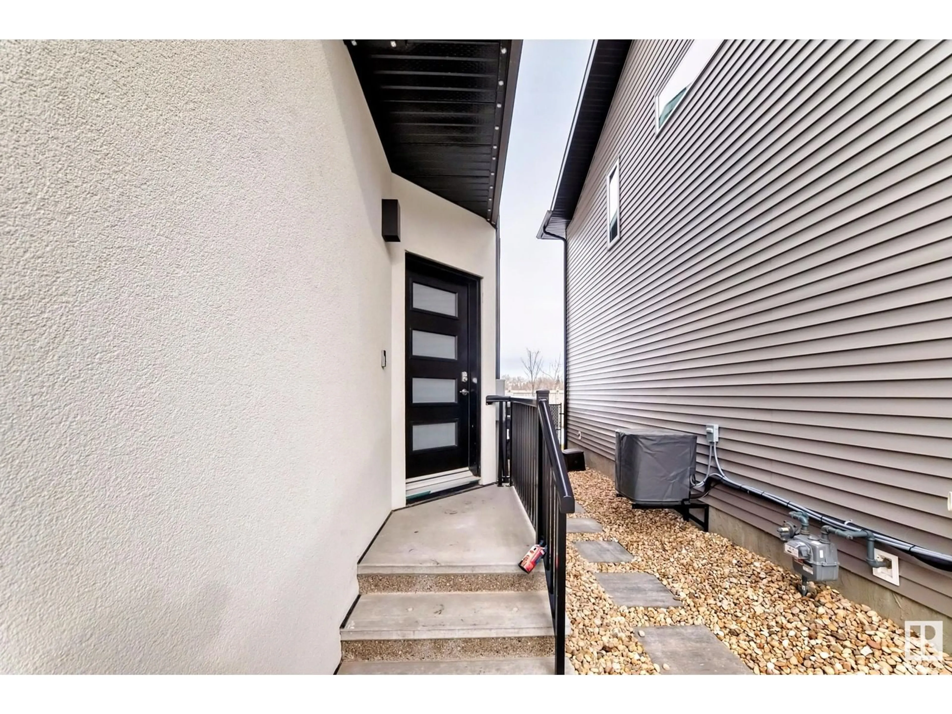 Indoor entryway for #11 50 EDINBURGH CRT, St. Albert Alberta T8N7X5