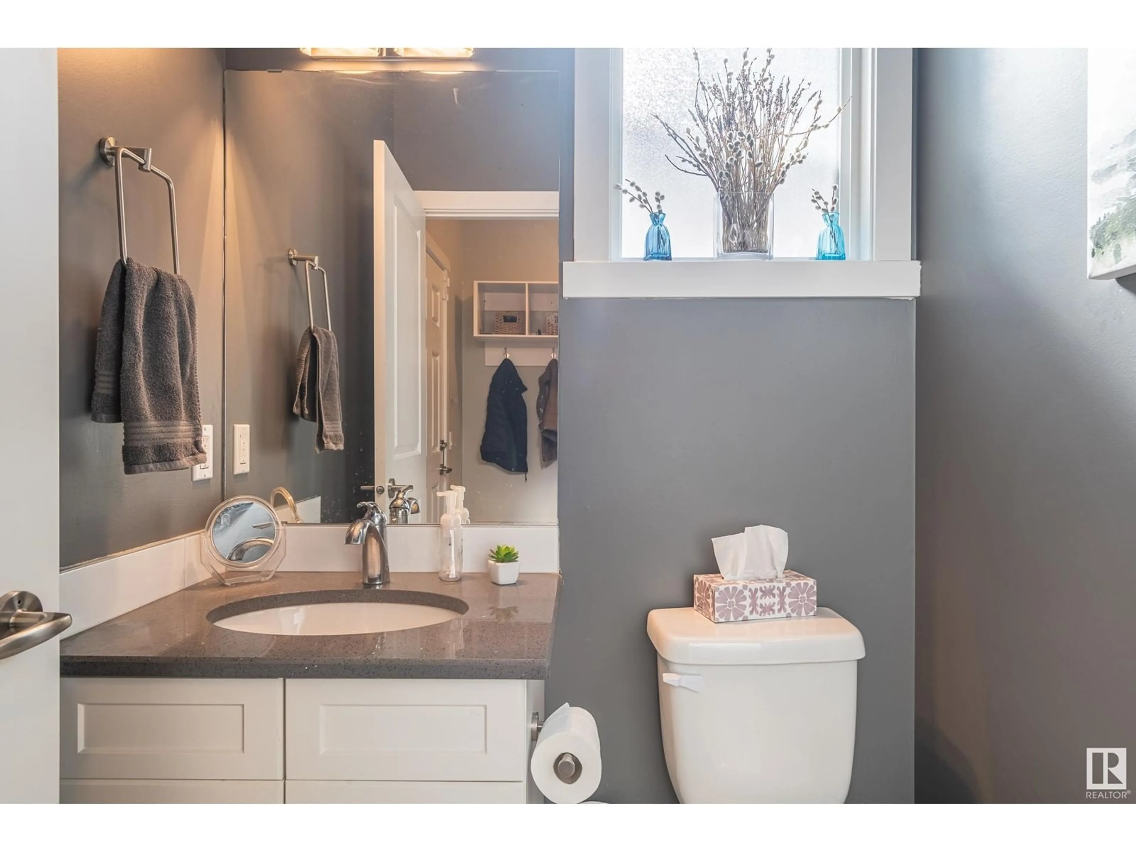 Contemporary bathroom, unknown for 5615 GREENOUGH CA NW, Edmonton Alberta T5T4P9