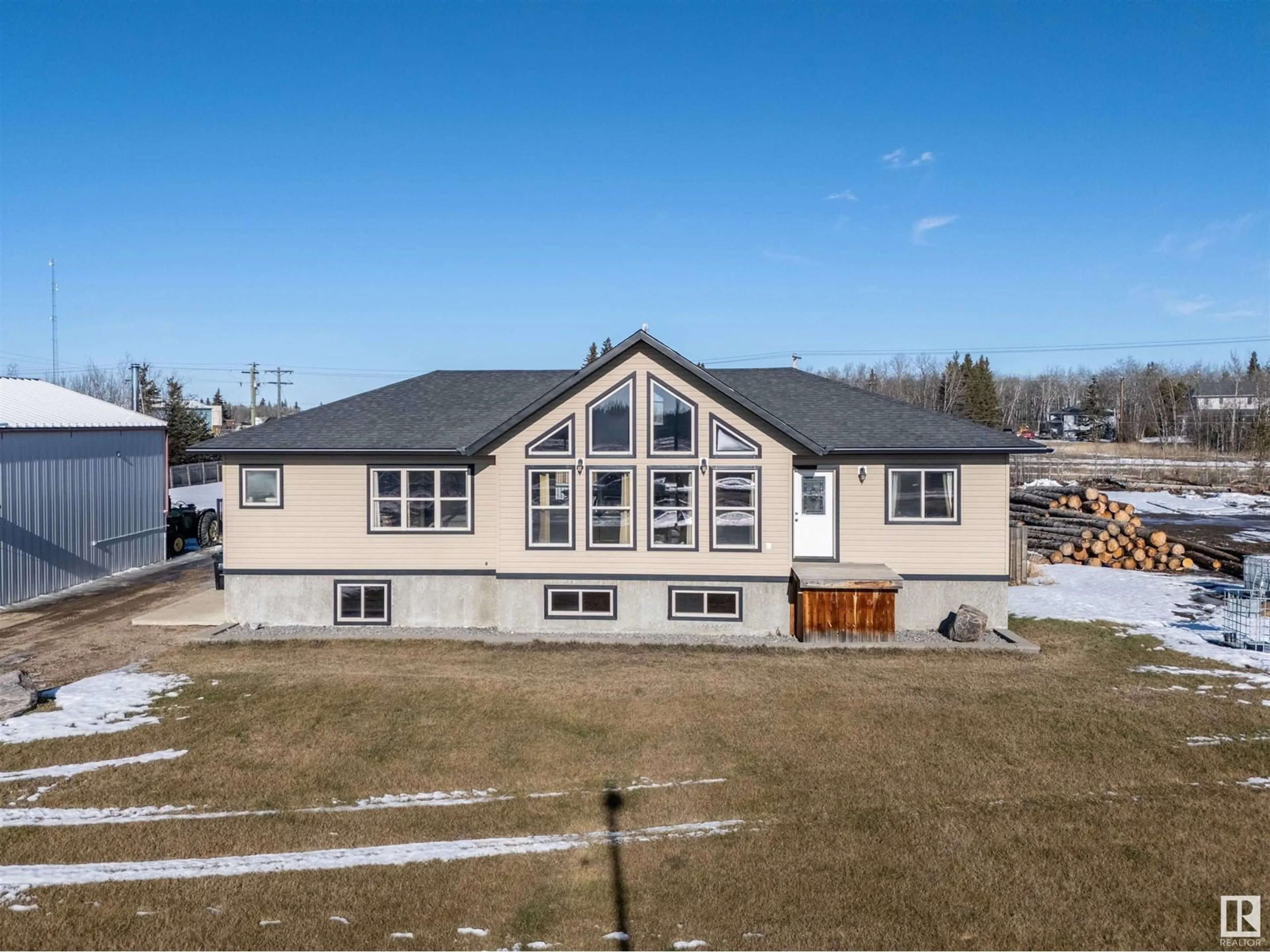 A pic from outside/outdoor area/front of a property/back of a property/a pic from drone, building for 4503 47 AV, Ardmore Alberta T0A0B0