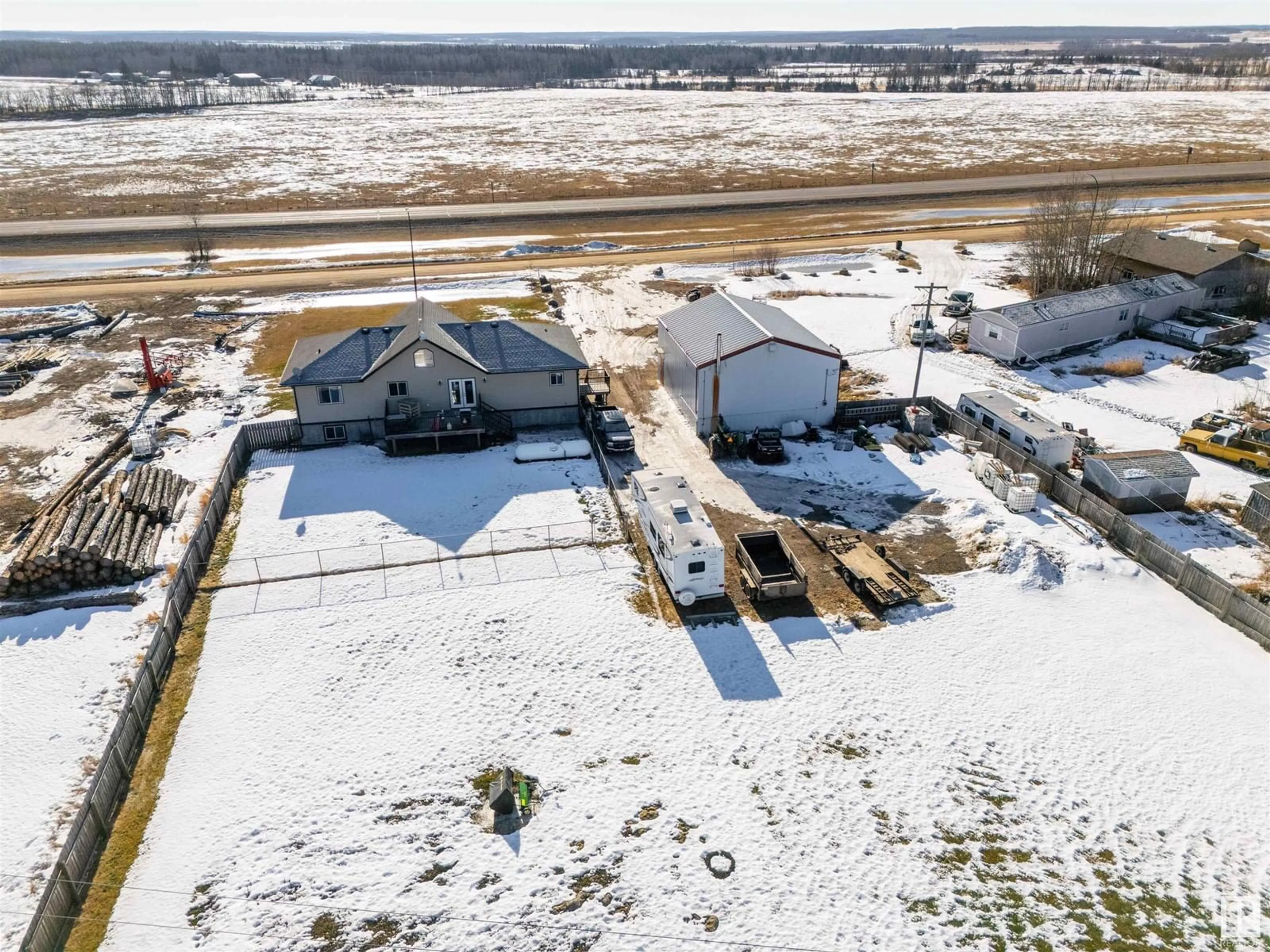 A pic from outside/outdoor area/front of a property/back of a property/a pic from drone, unknown for 4503 47 AV, Ardmore Alberta T0A0B0