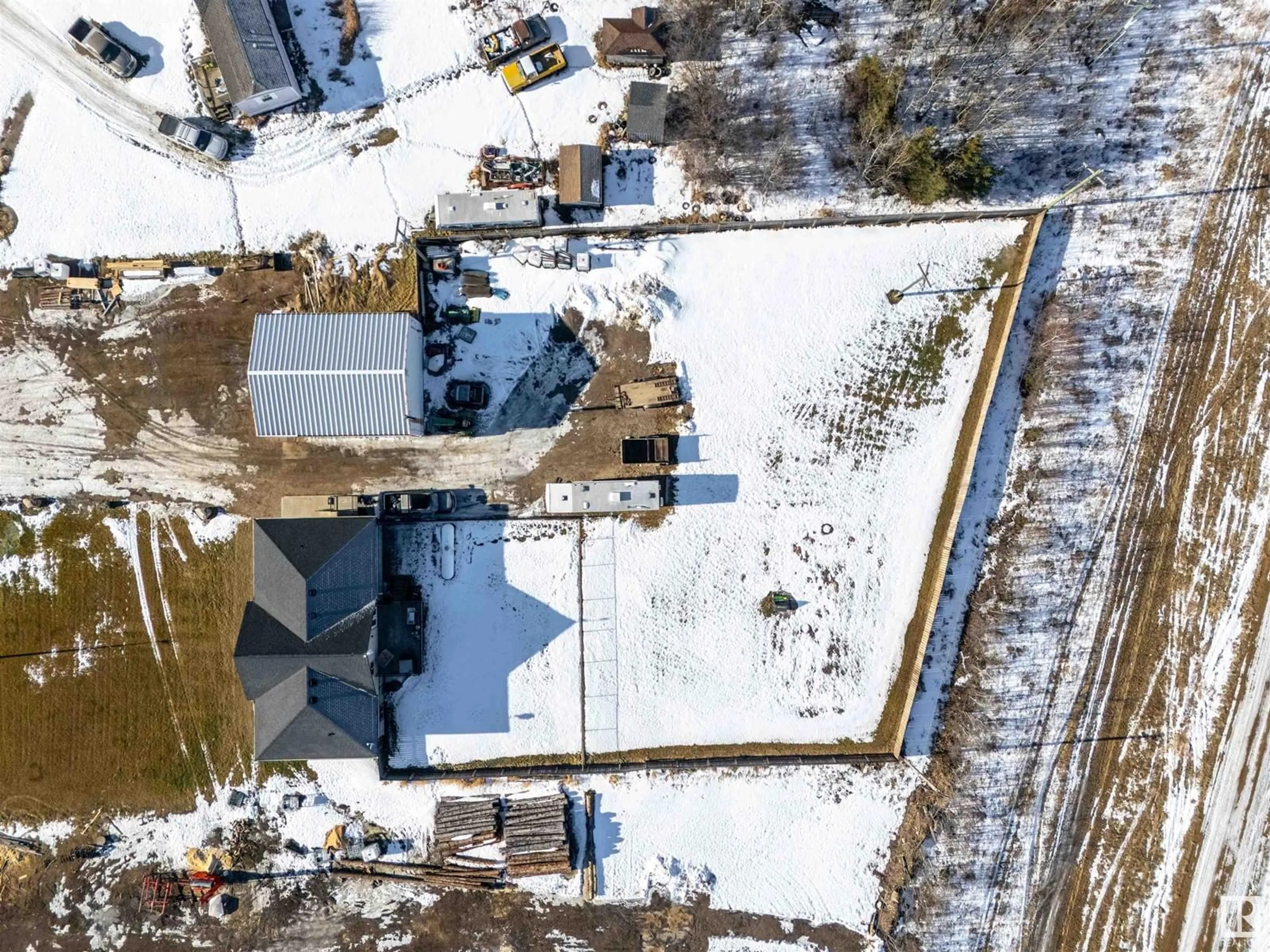 A pic from outside/outdoor area/front of a property/back of a property/a pic from drone, unknown for 4503 47 AV, Ardmore Alberta T0A0B0