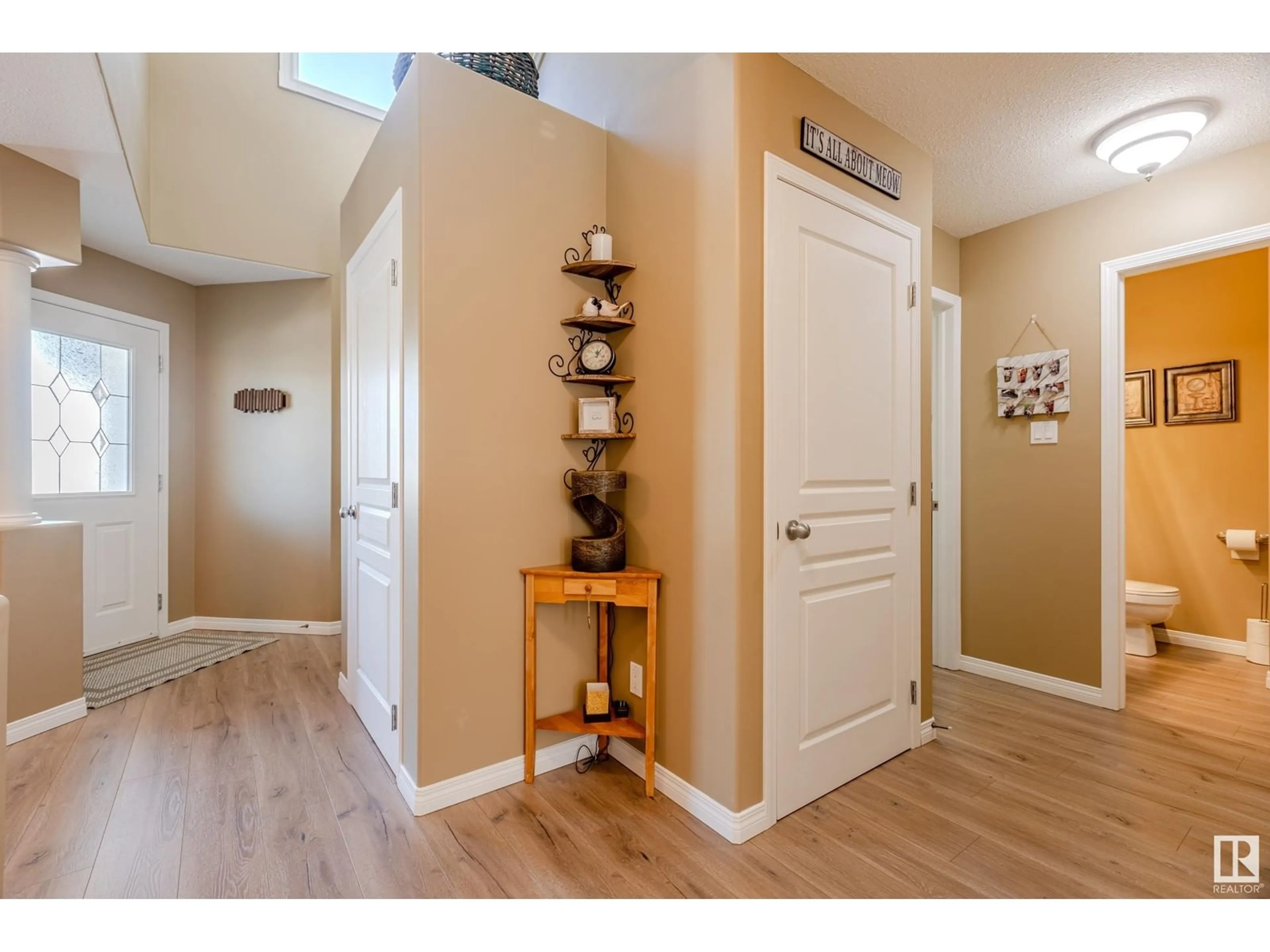 Indoor entryway for 4345 48 A AV, Onoway Alberta T0E1V0