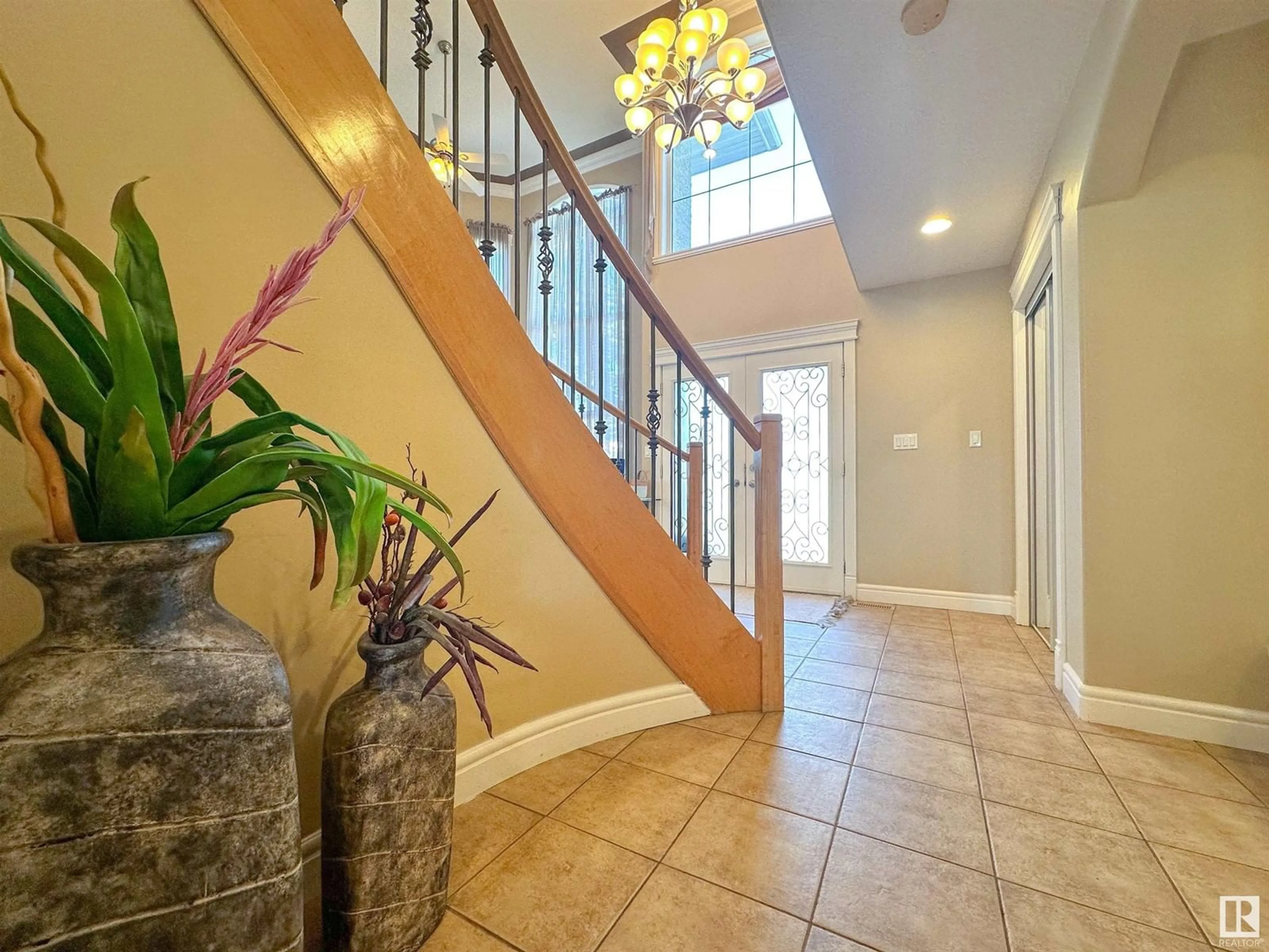 Indoor entryway for NW - 7415 169 AV, Edmonton Alberta T5Z0A3