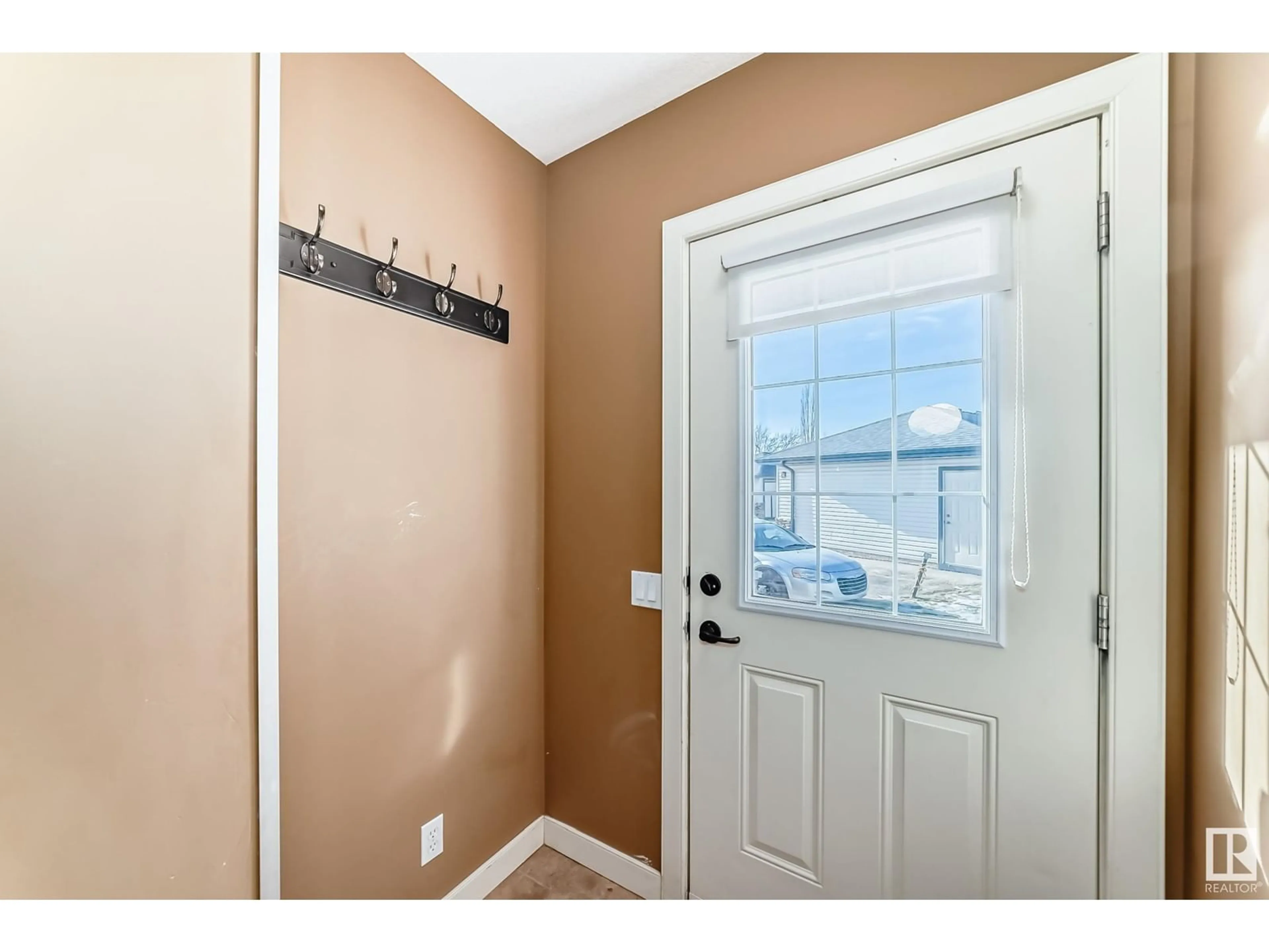 Indoor entryway for #22 2565 HANNA CR NW, Edmonton Alberta T6R0M4