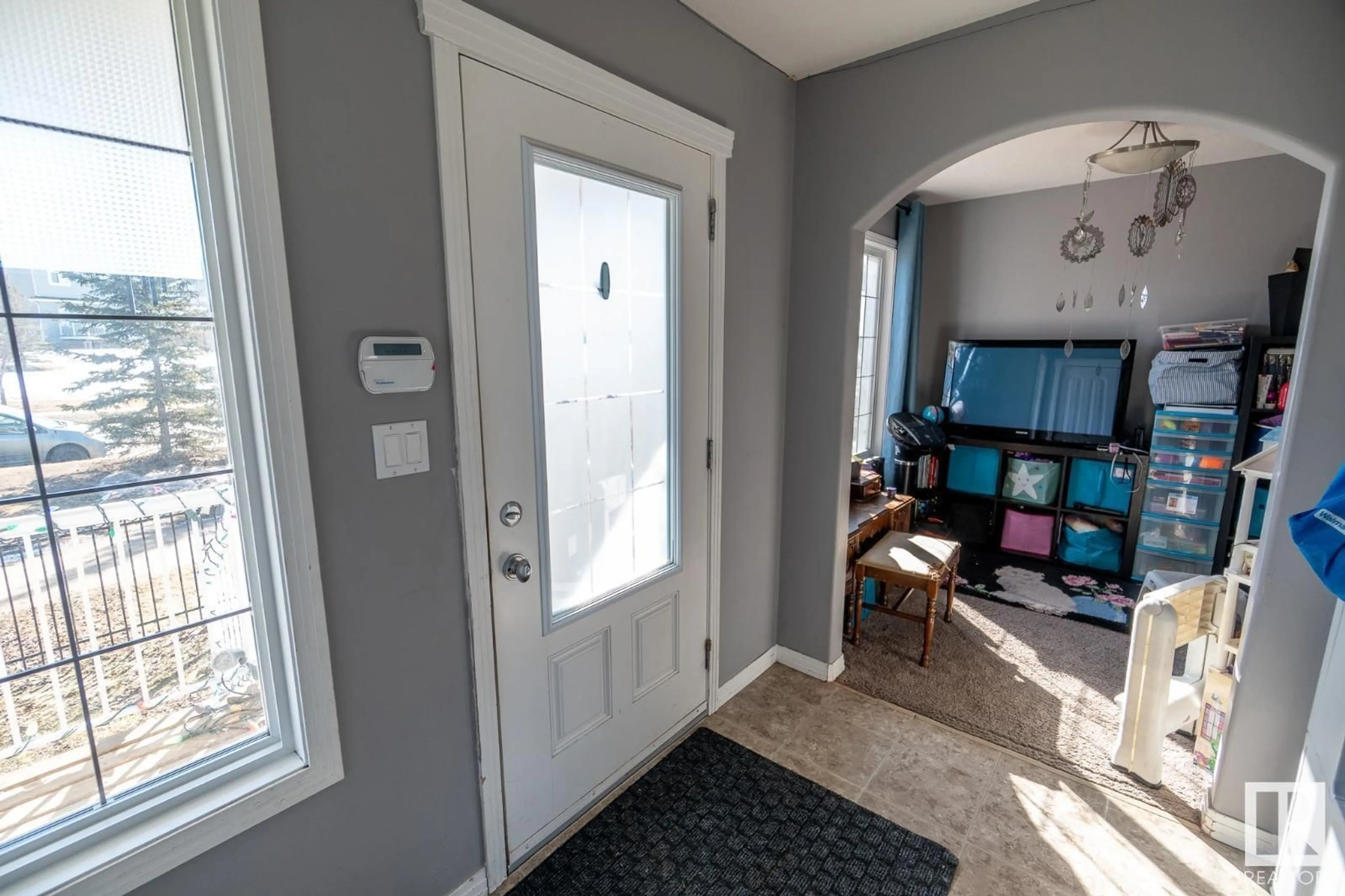 Indoor entryway for #20 Spruce Boulevard, Leduc Alberta T9E0W4