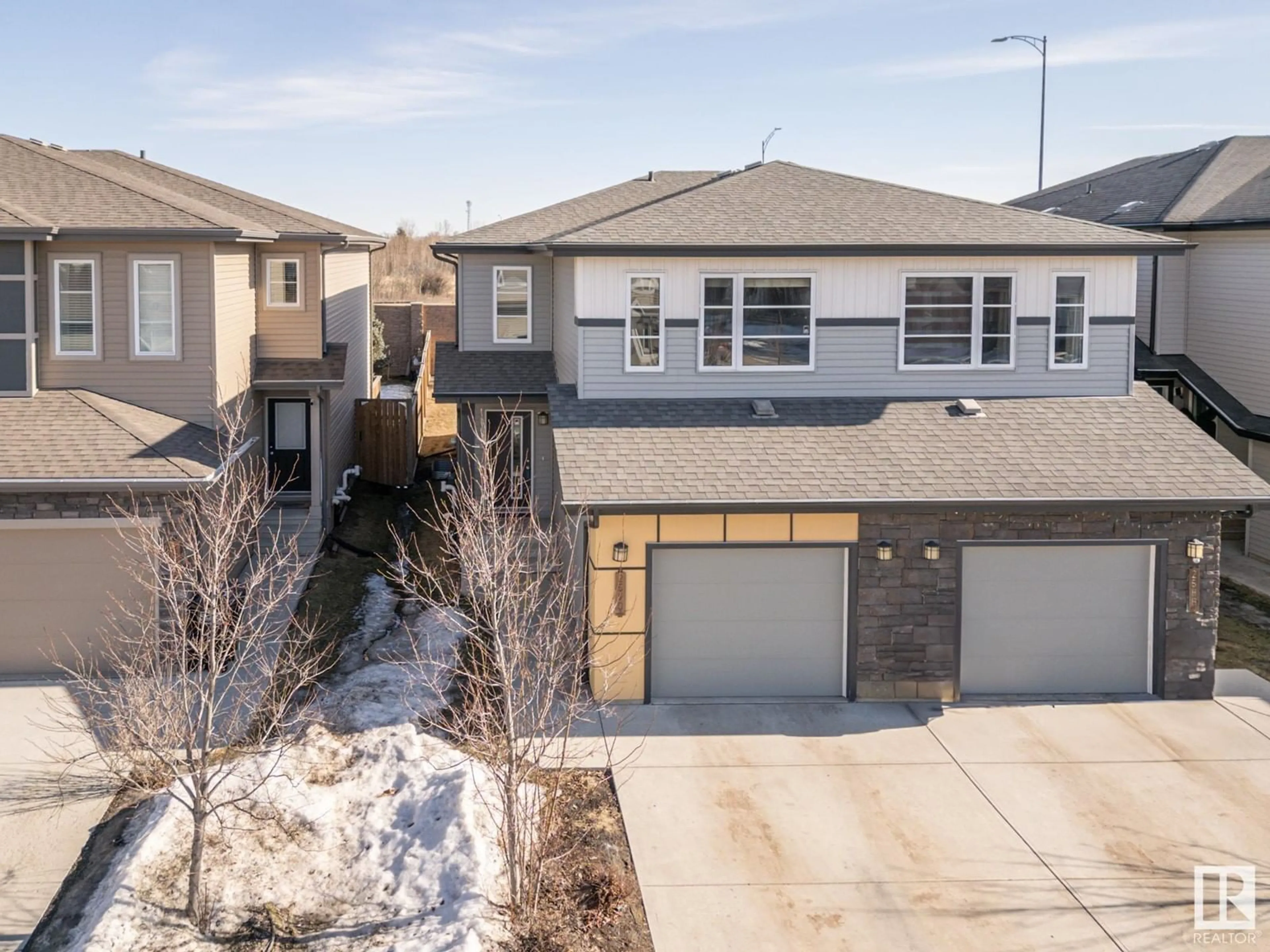 A pic from outside/outdoor area/front of a property/back of a property/a pic from drone, street for 2590 CASEY WY SW, Edmonton Alberta T6W3N2