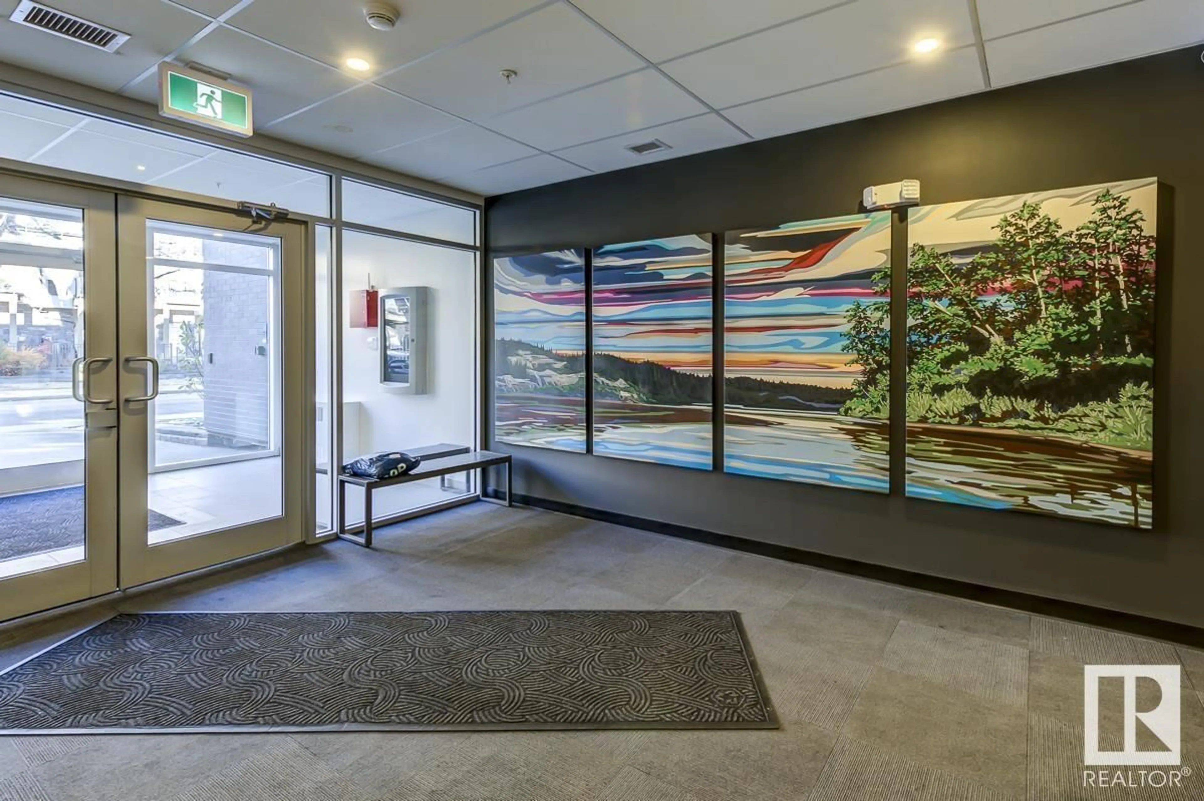 Indoor foyer for 208 - 11503 76 AV, Edmonton Alberta T6G0K6
