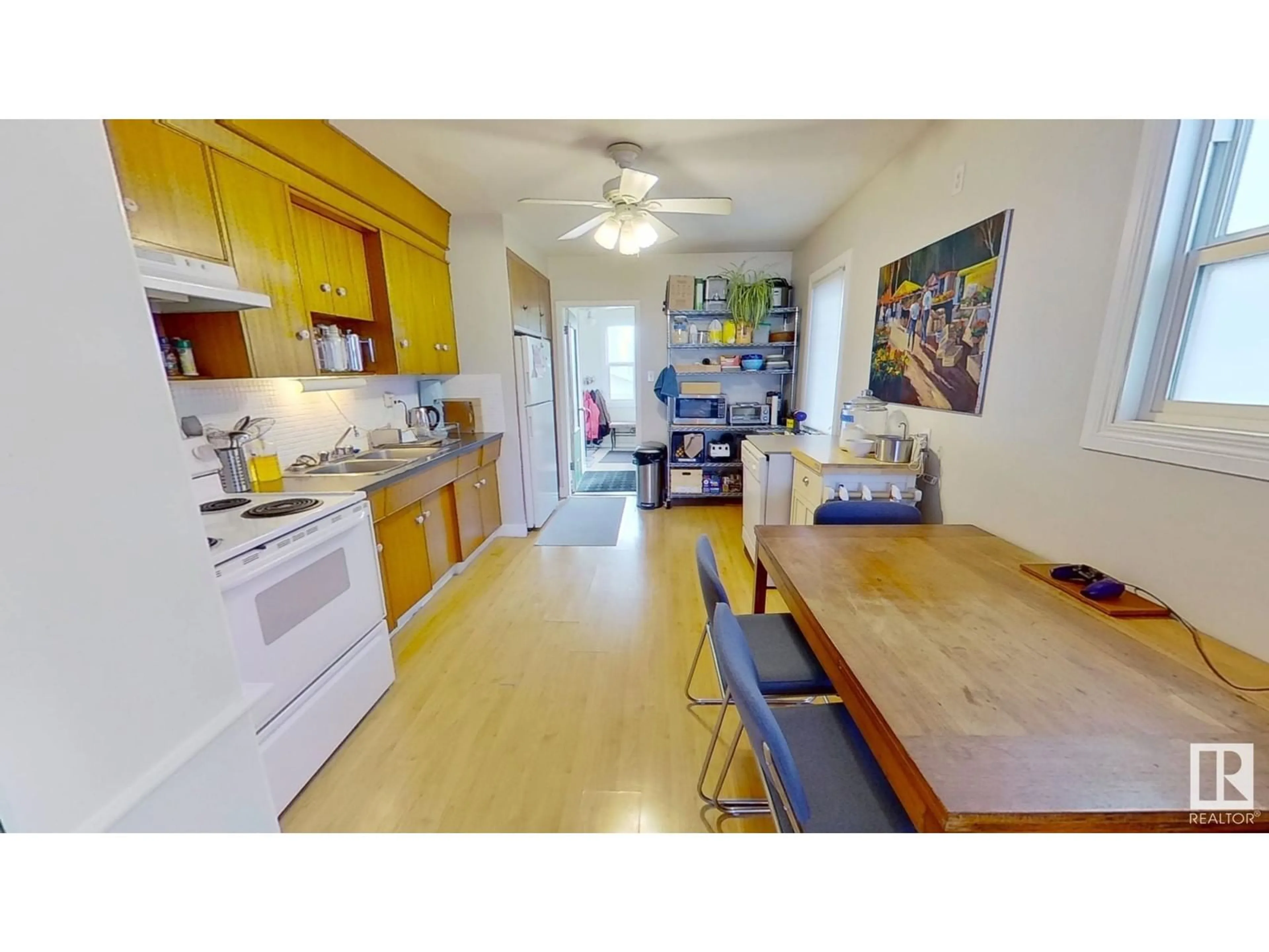 Open concept kitchen, unknown for 9367 75 AV NW, Edmonton Alberta T6E1H3