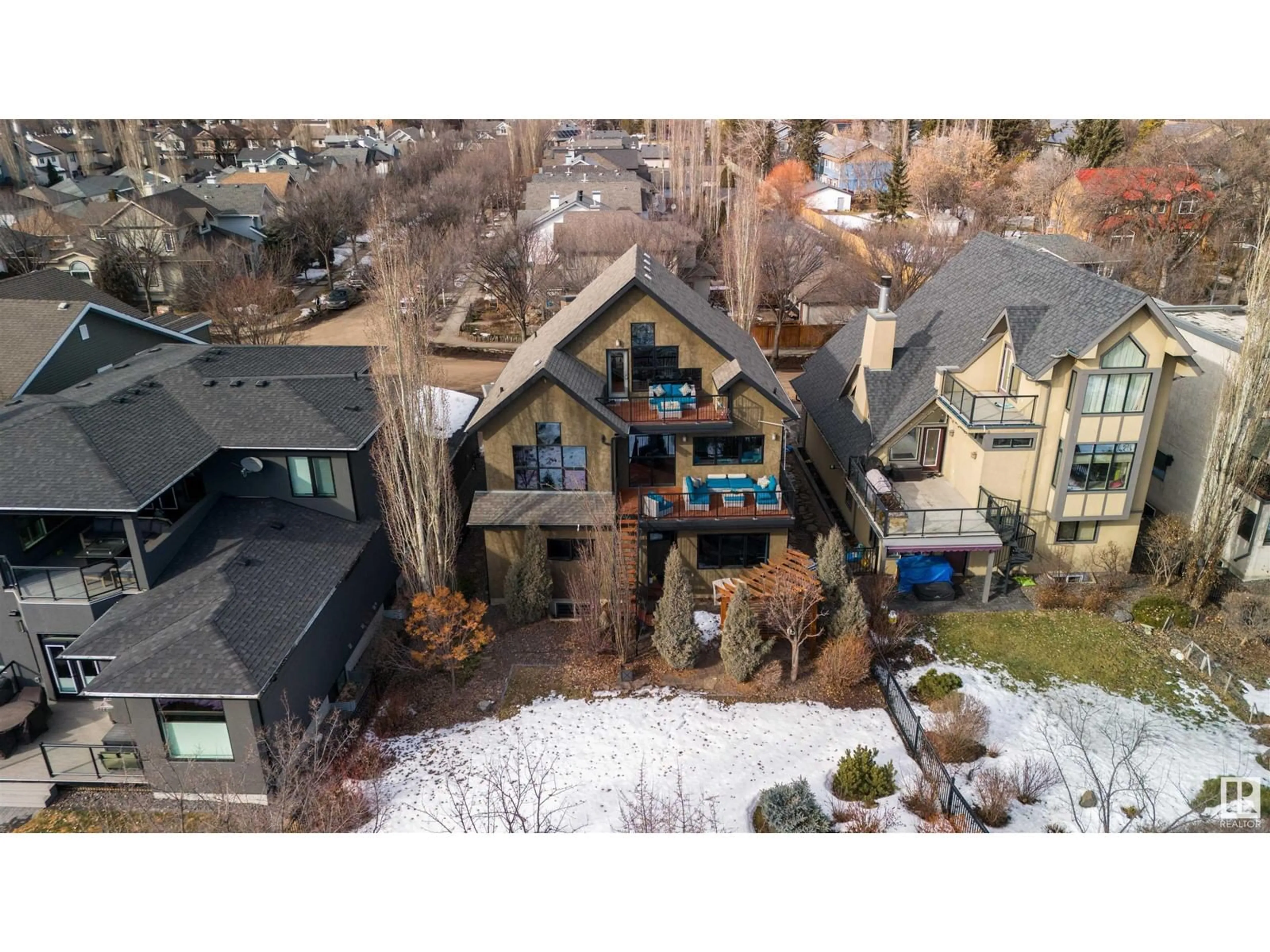 A pic from outside/outdoor area/front of a property/back of a property/a pic from drone, city buildings view from balcony for 8711 99 AV NW, Edmonton Alberta T5H4N5