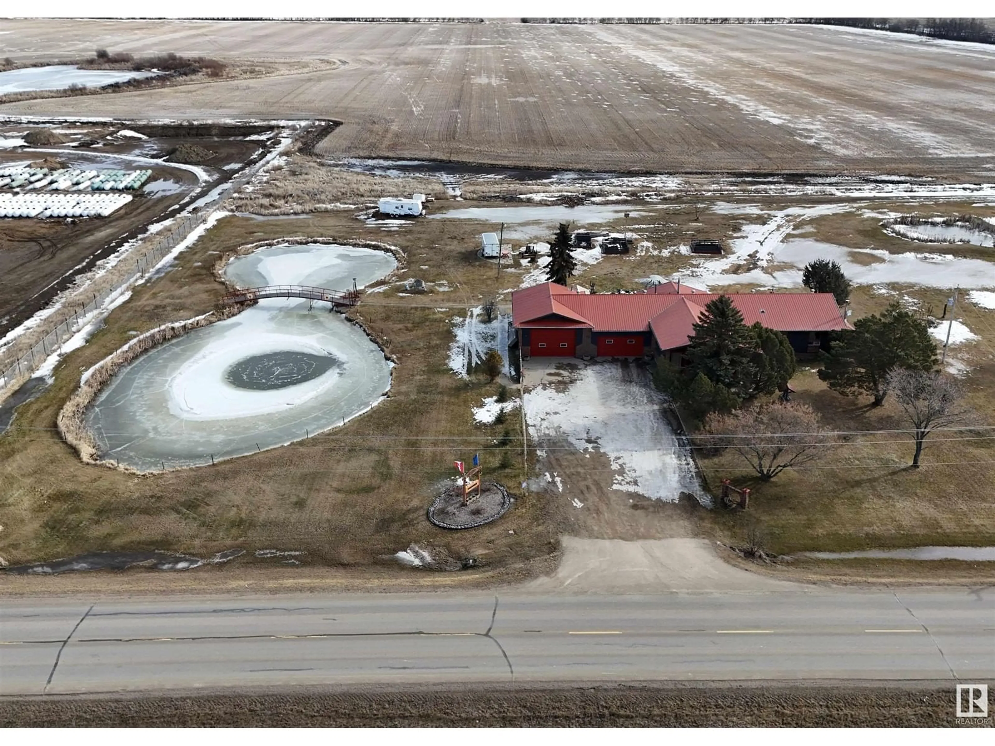 A pic from outside/outdoor area/front of a property/back of a property/a pic from drone, building for 61323 RR 455, Rural Bonnyville M.D. Alberta T9N2G8