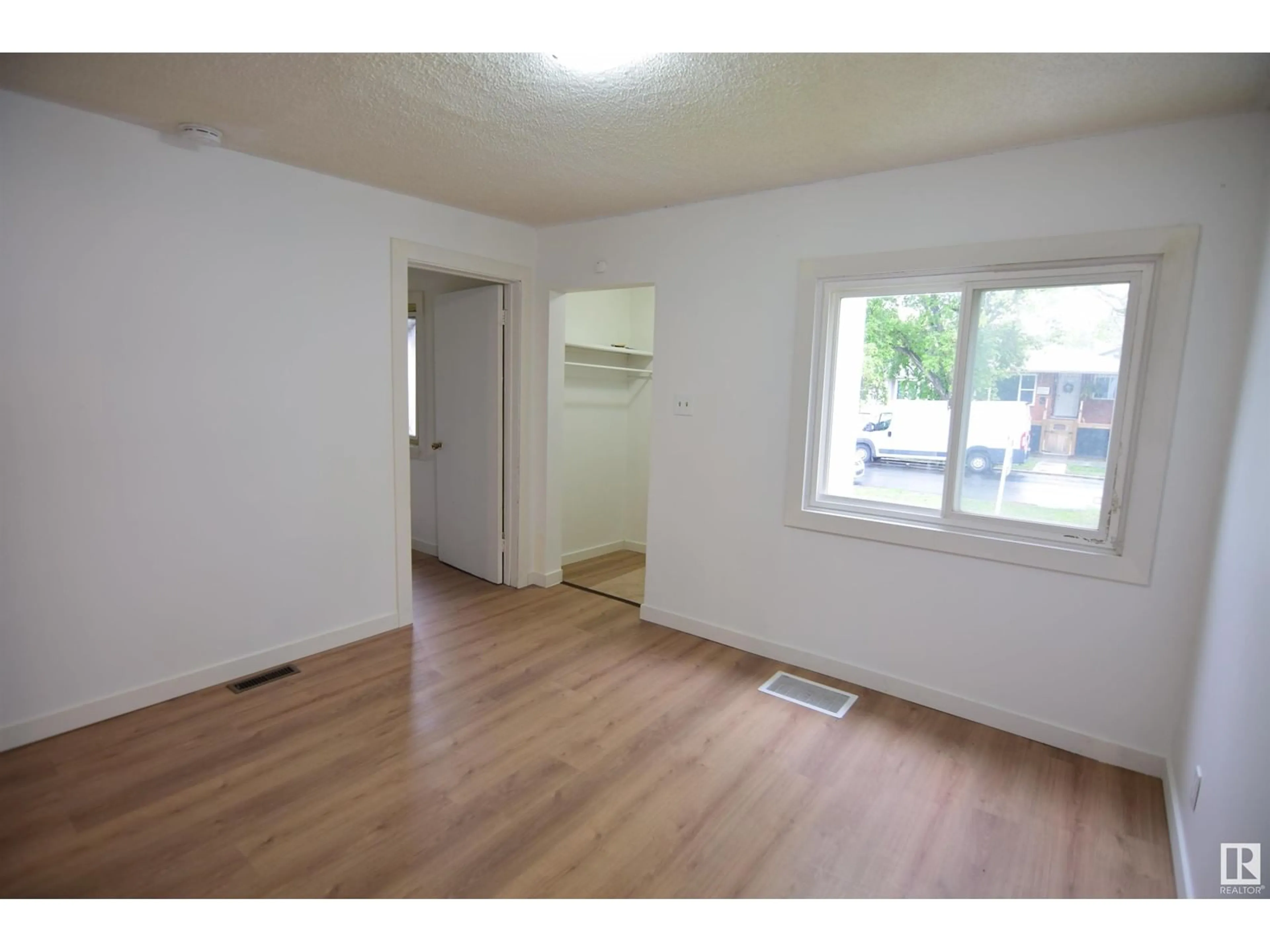 A pic of a room for 12209 92 ST, Edmonton Alberta T5G1B4