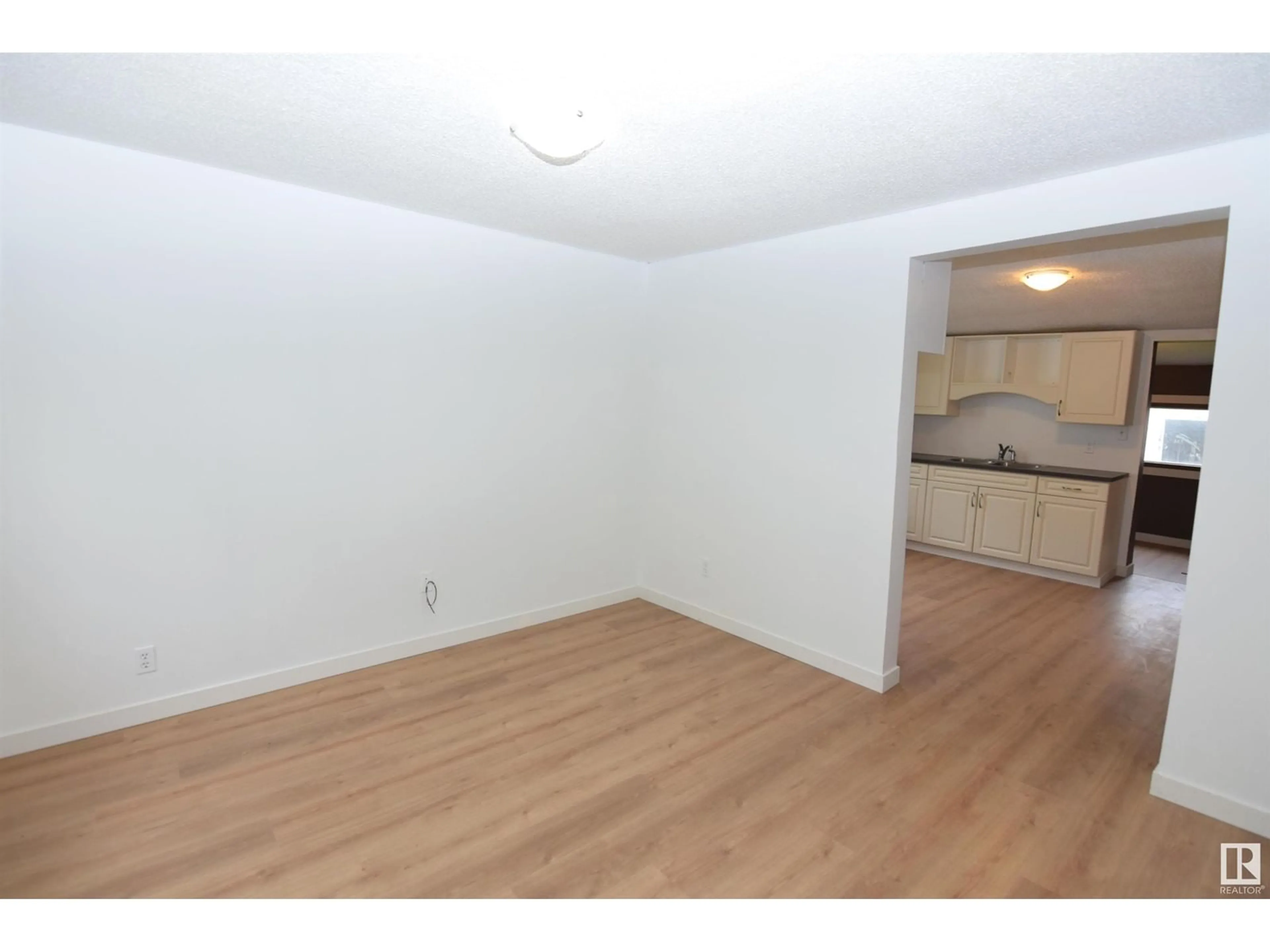 A pic of a room for 12209 92 ST, Edmonton Alberta T5G1B4