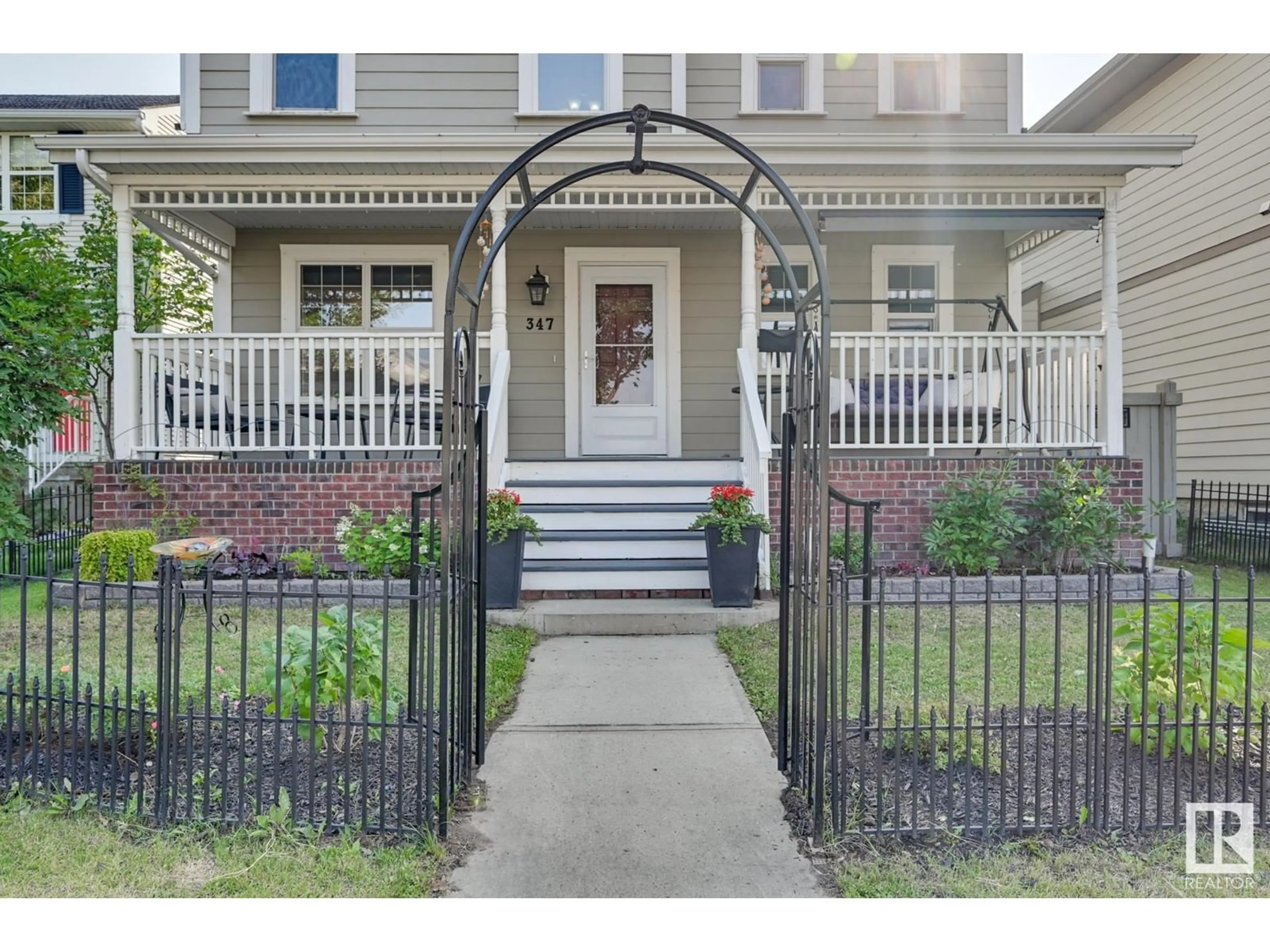 Indoor entryway for 347 GRIESBACH SCHOOL RD, Edmonton Alberta T5E6N1