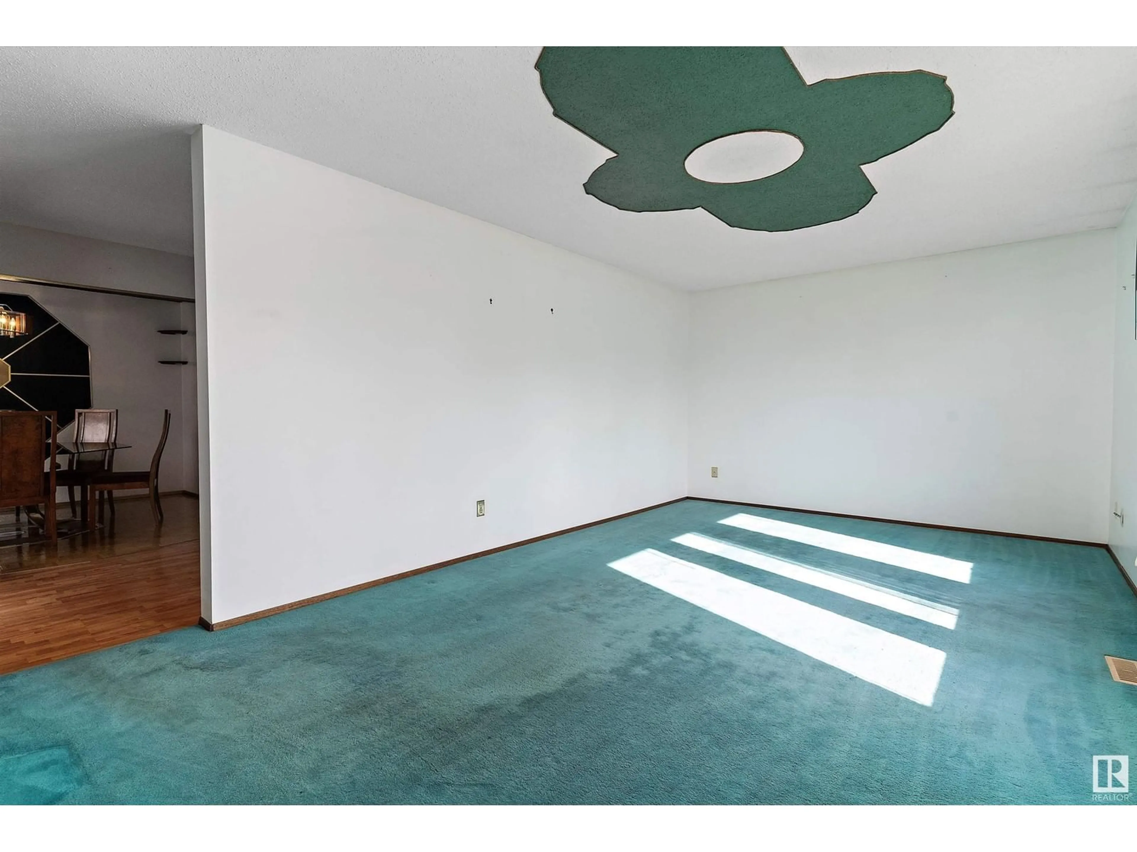 A pic of a room for 10314 158 AV NW, Edmonton Alberta T5X4H4