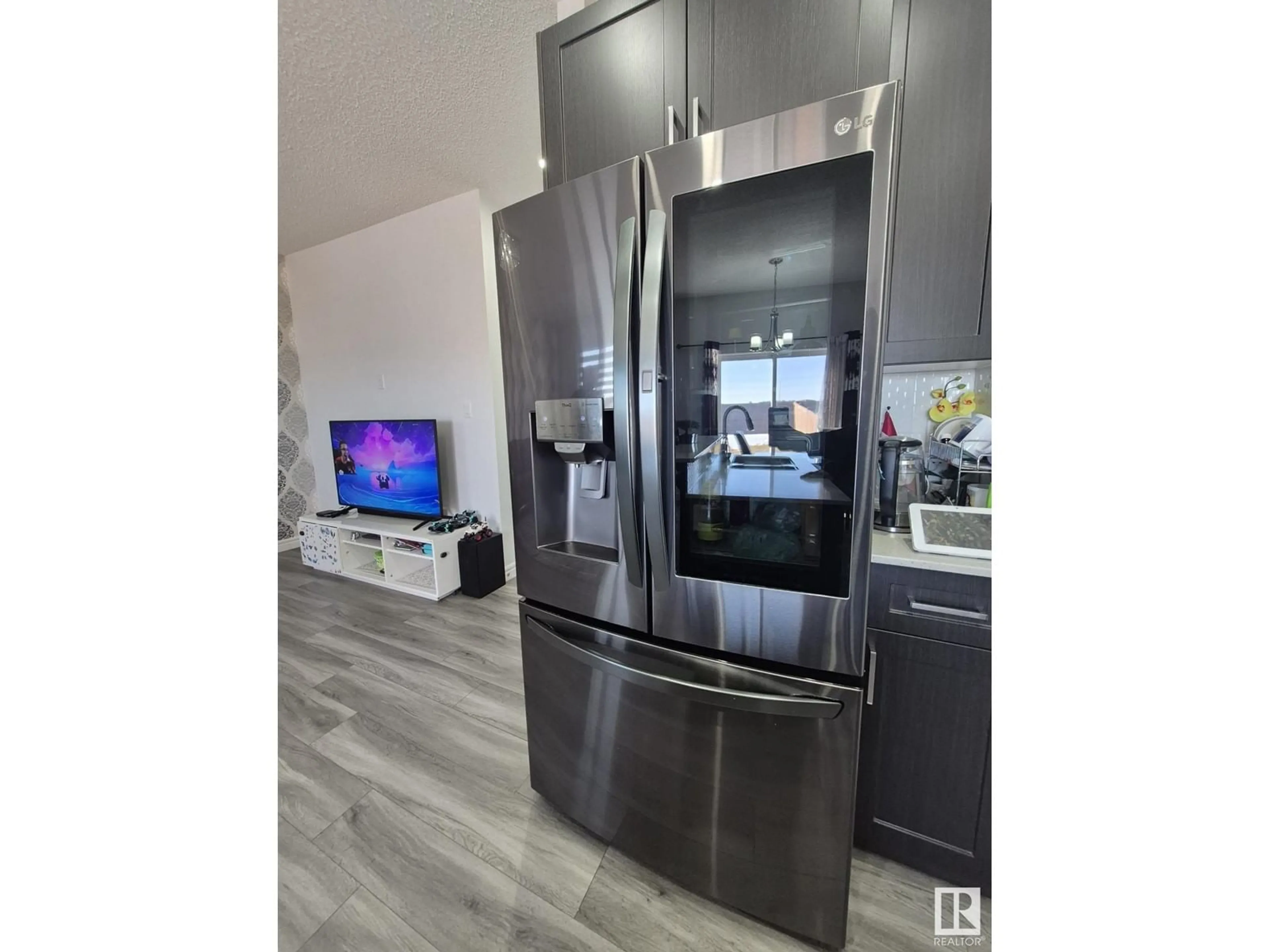 Contemporary kitchen, unknown for 2523 12 AV NW, Edmonton Alberta T6T2M6