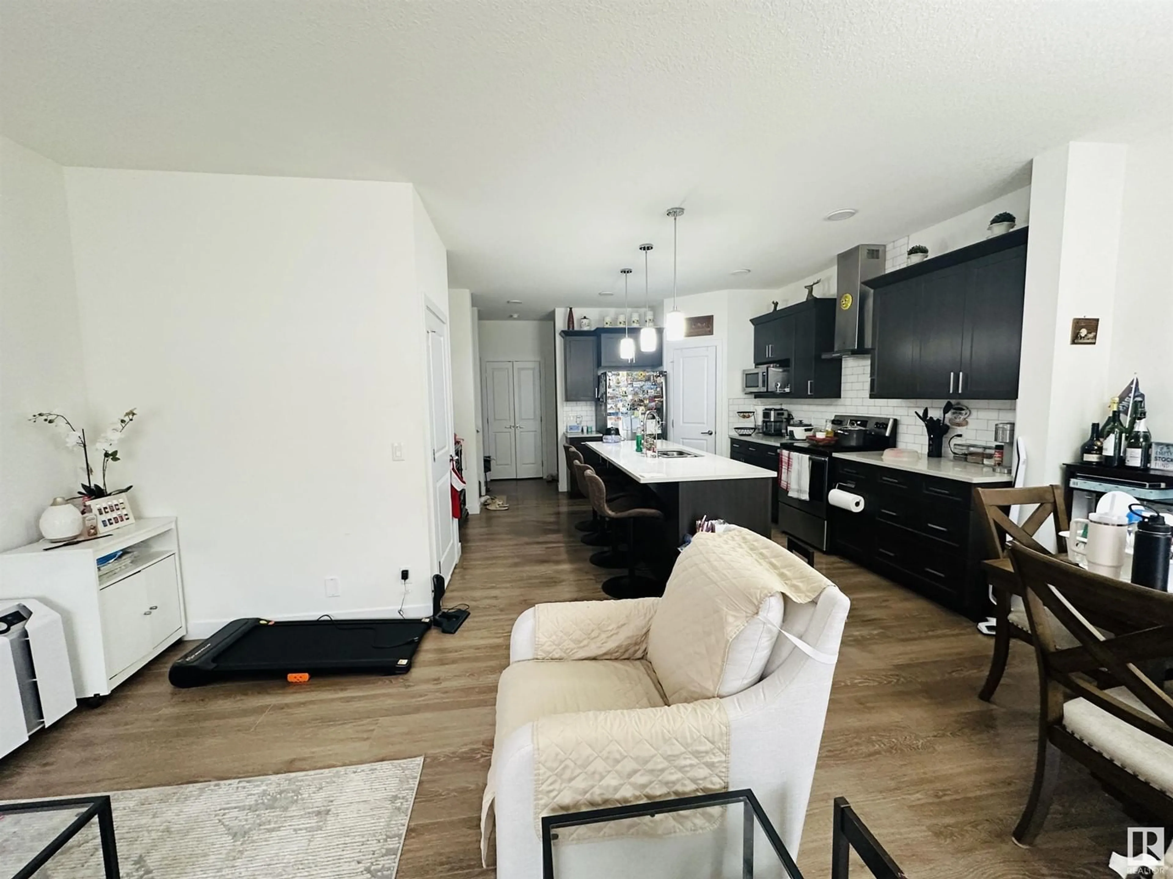 Unknown for 22015 85 Avenue NW NW, Edmonton Alberta T5T7E4