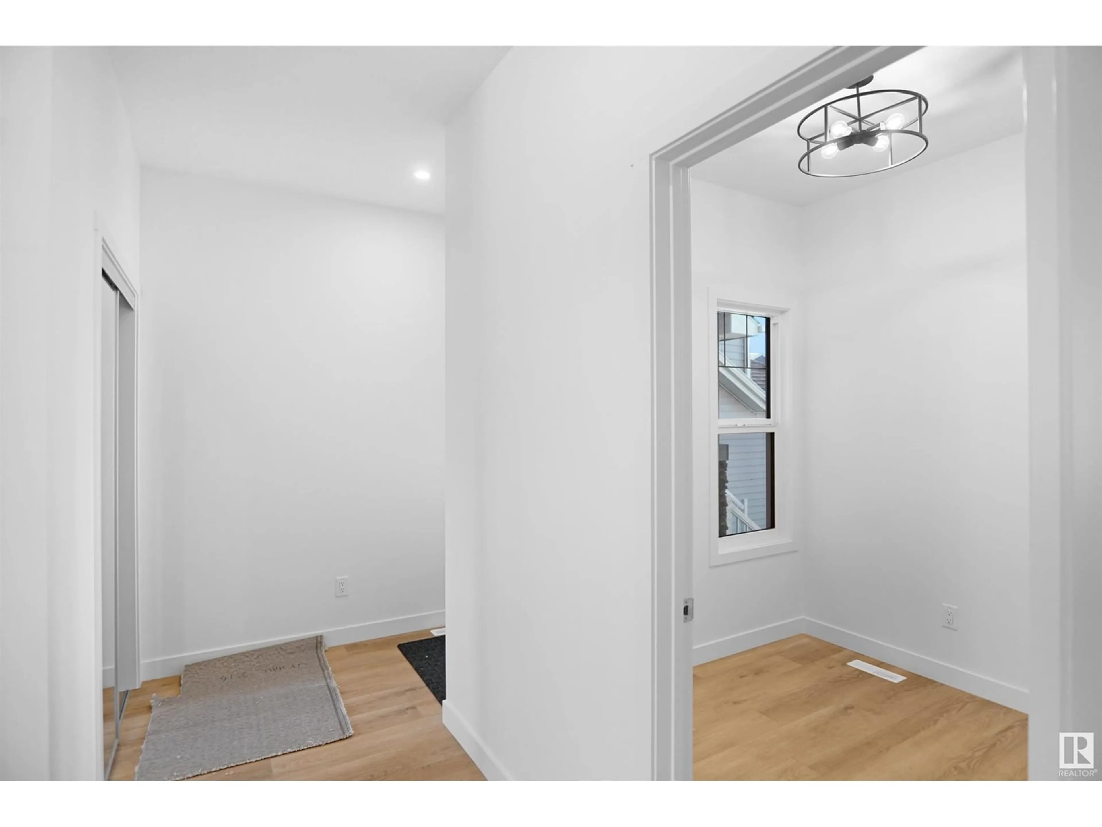 Indoor entryway for 58 FICUS WY, Fort Saskatchewan Alberta T8L0Z6