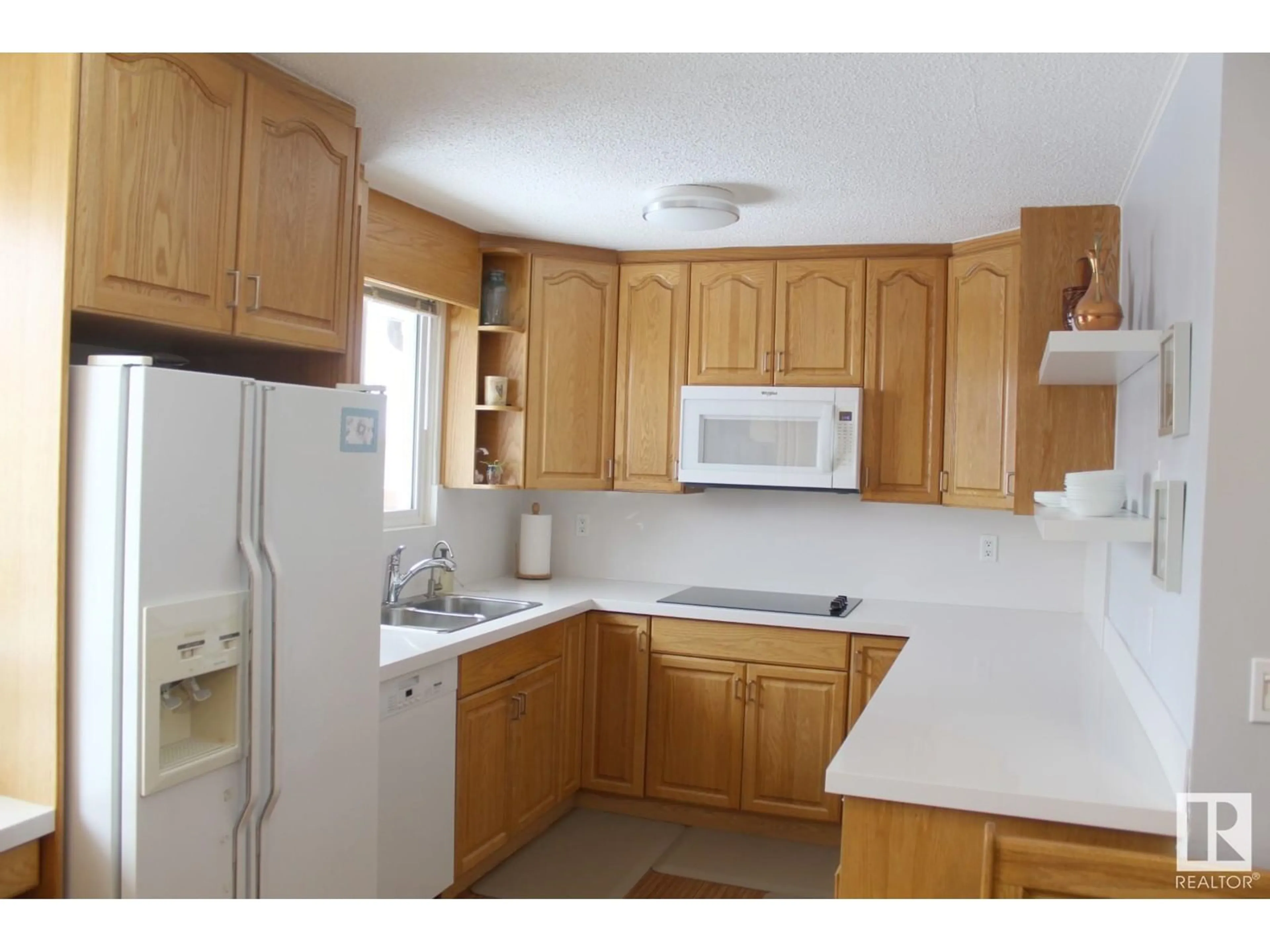 Standard kitchen, unknown for 16723 81 AV NW, Edmonton Alberta T5R3P8