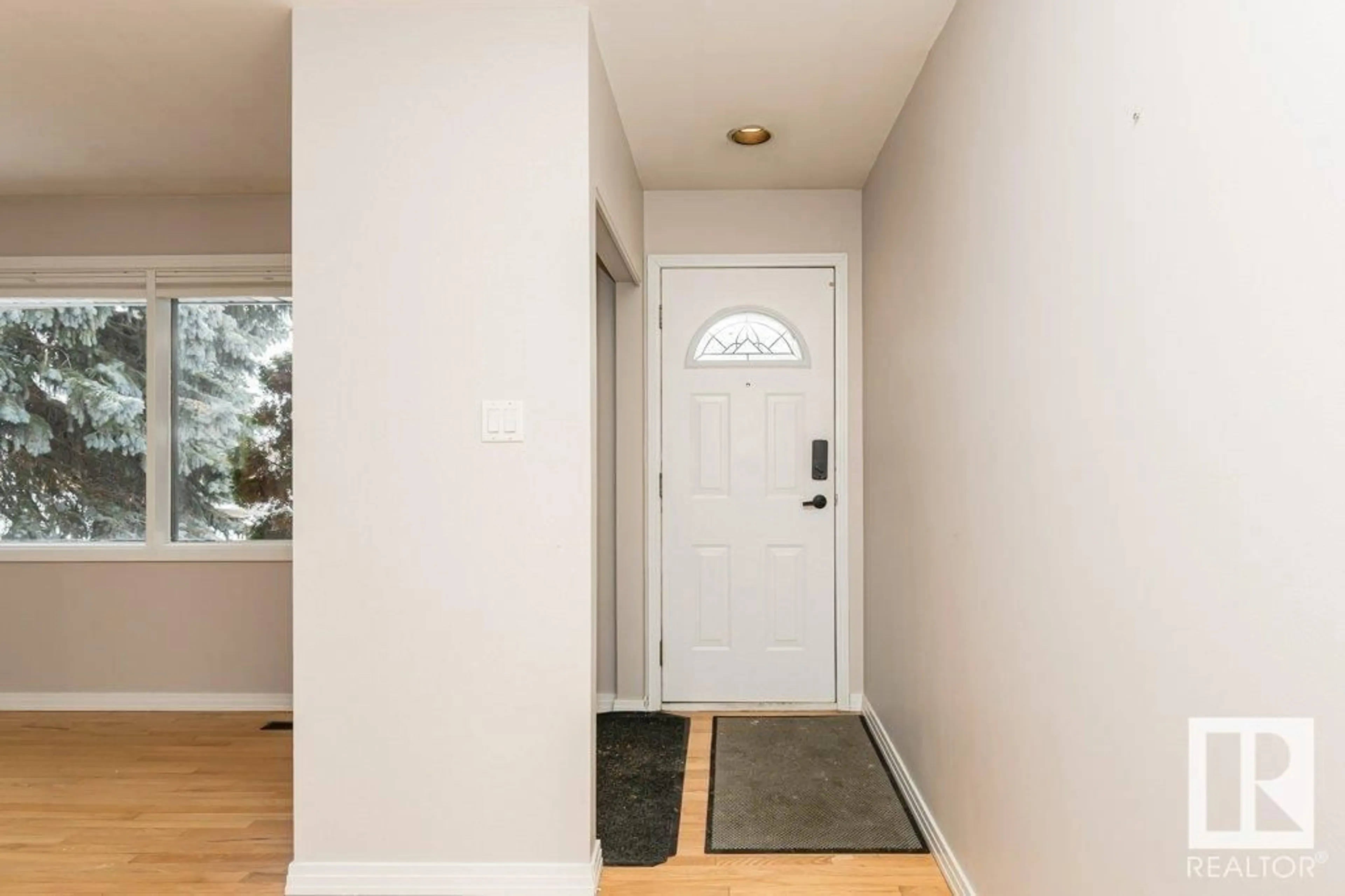 Indoor entryway for 14512 86 AV NW, Edmonton Alberta T5R4B6