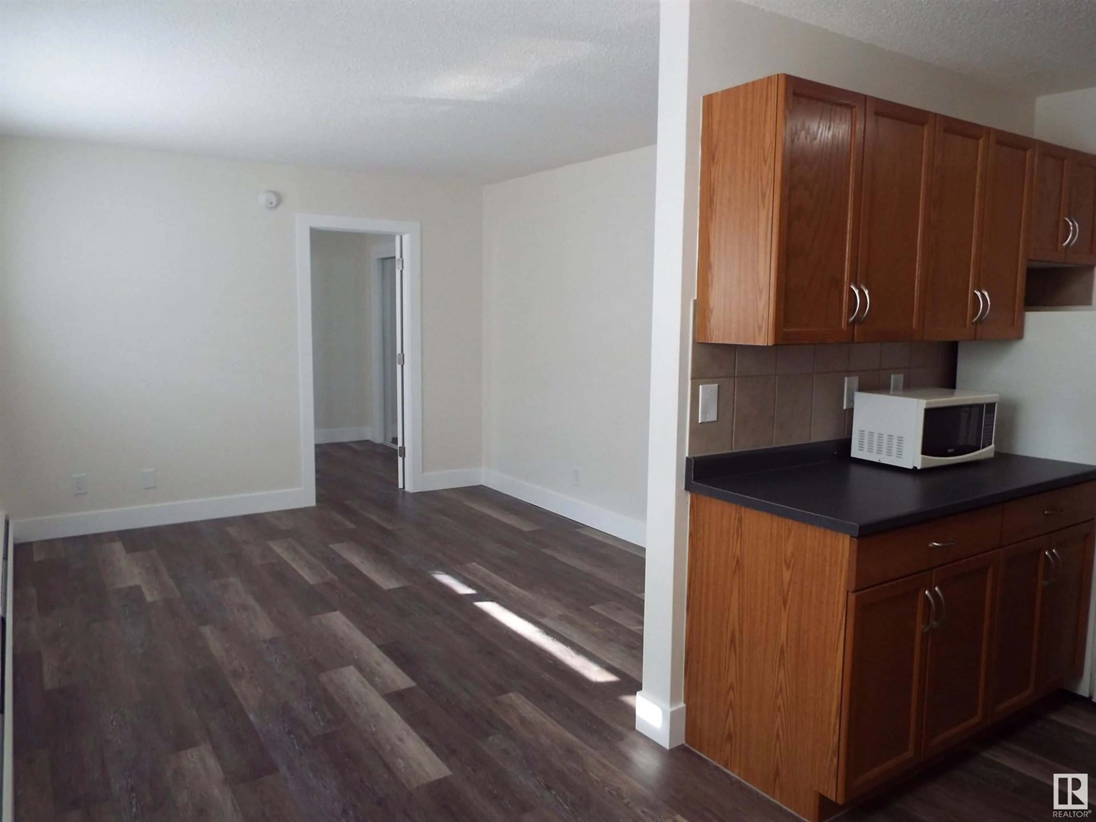 A pic of a room for #2 10726 84 AV NW, Edmonton Alberta T6E2H9