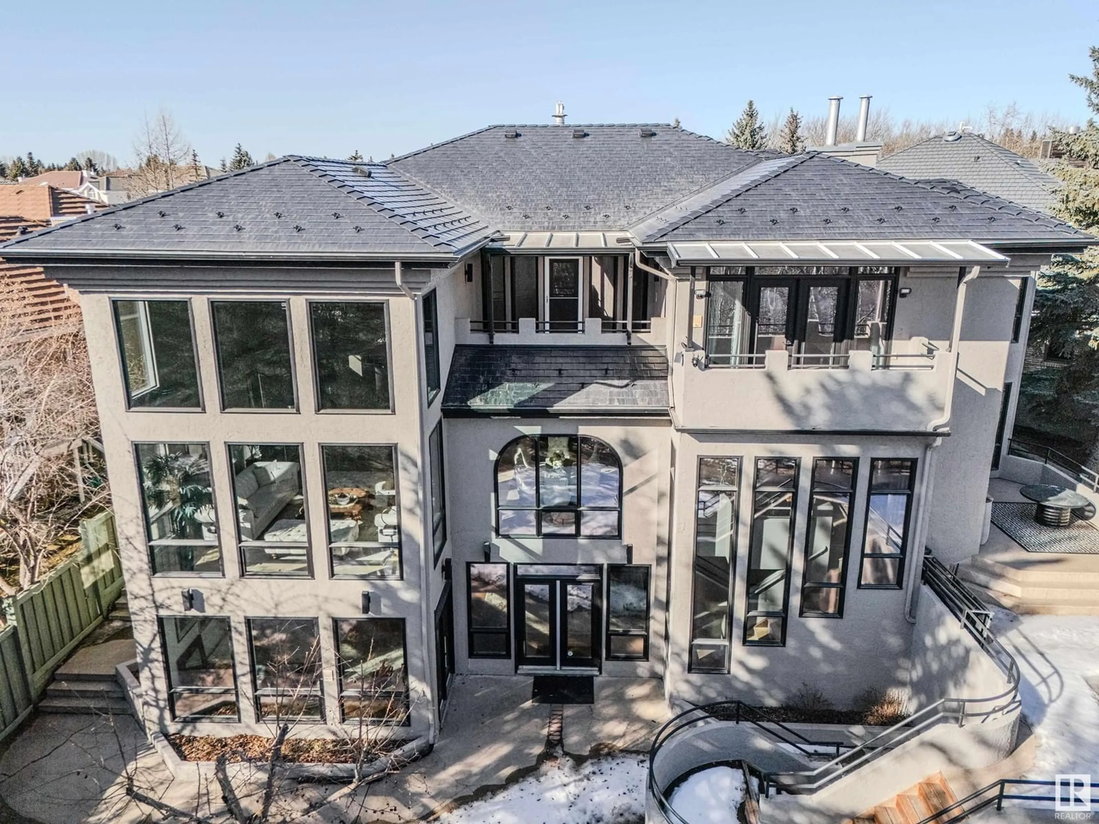 A pic from outside/outdoor area/front of a property/back of a property/a pic from drone, unknown for 321 WEAVER POINT NW, Edmonton Alberta T6M2J4